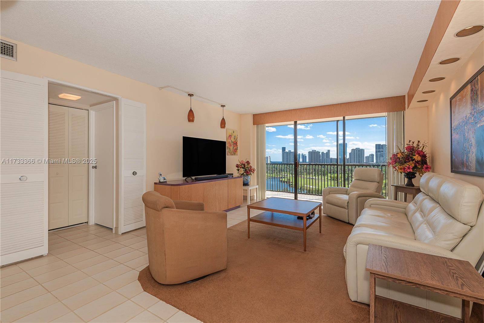 20301 W Country Club Dr #1026, Aventura, Florida image 12