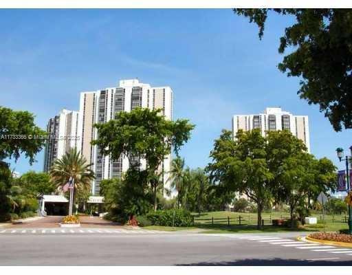 20301 W Country Club Dr #1026, Aventura, Florida image 26