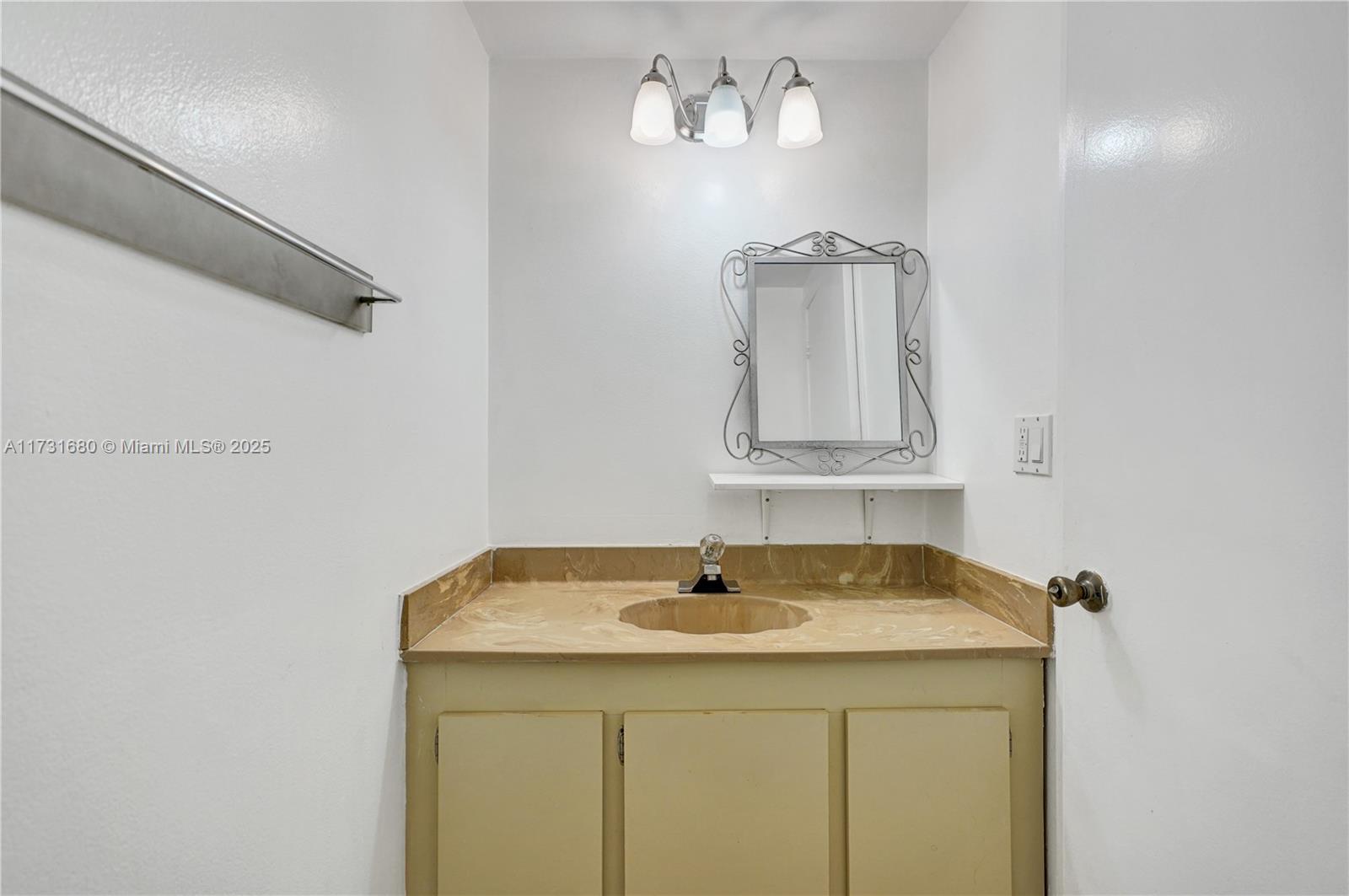 Listing Photo 16