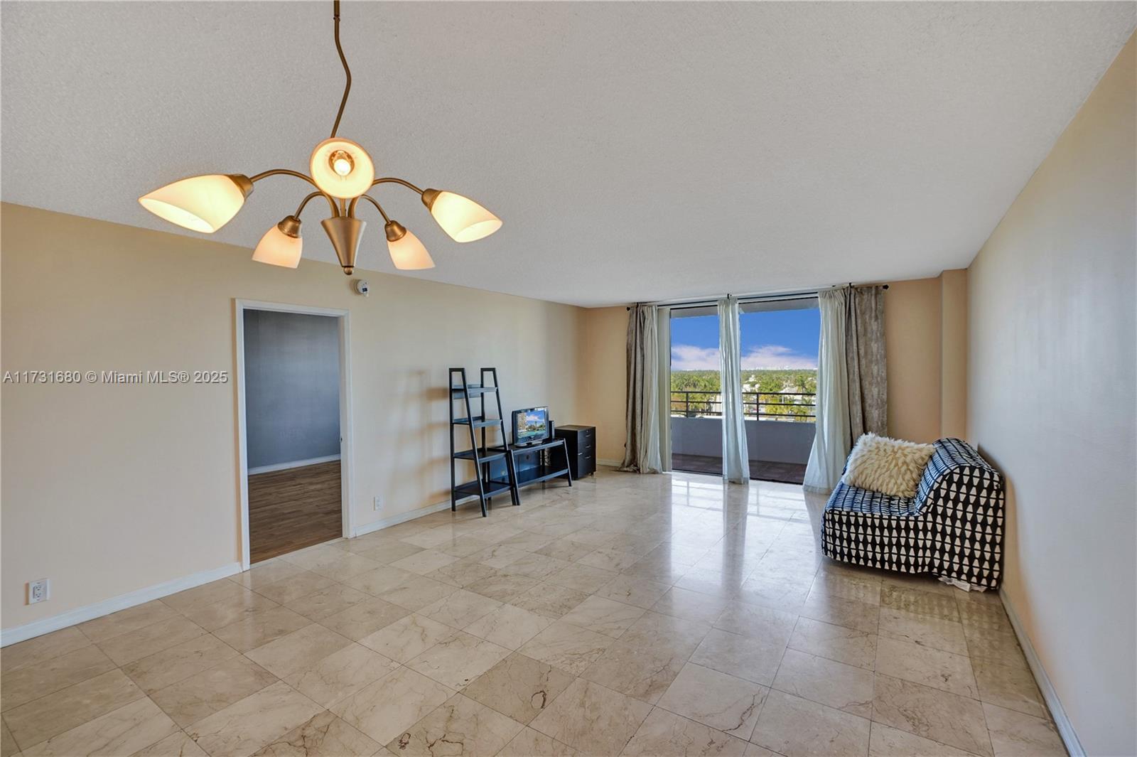 2500 Parkview Dr #808, Hallandale Beach, Florida image 4