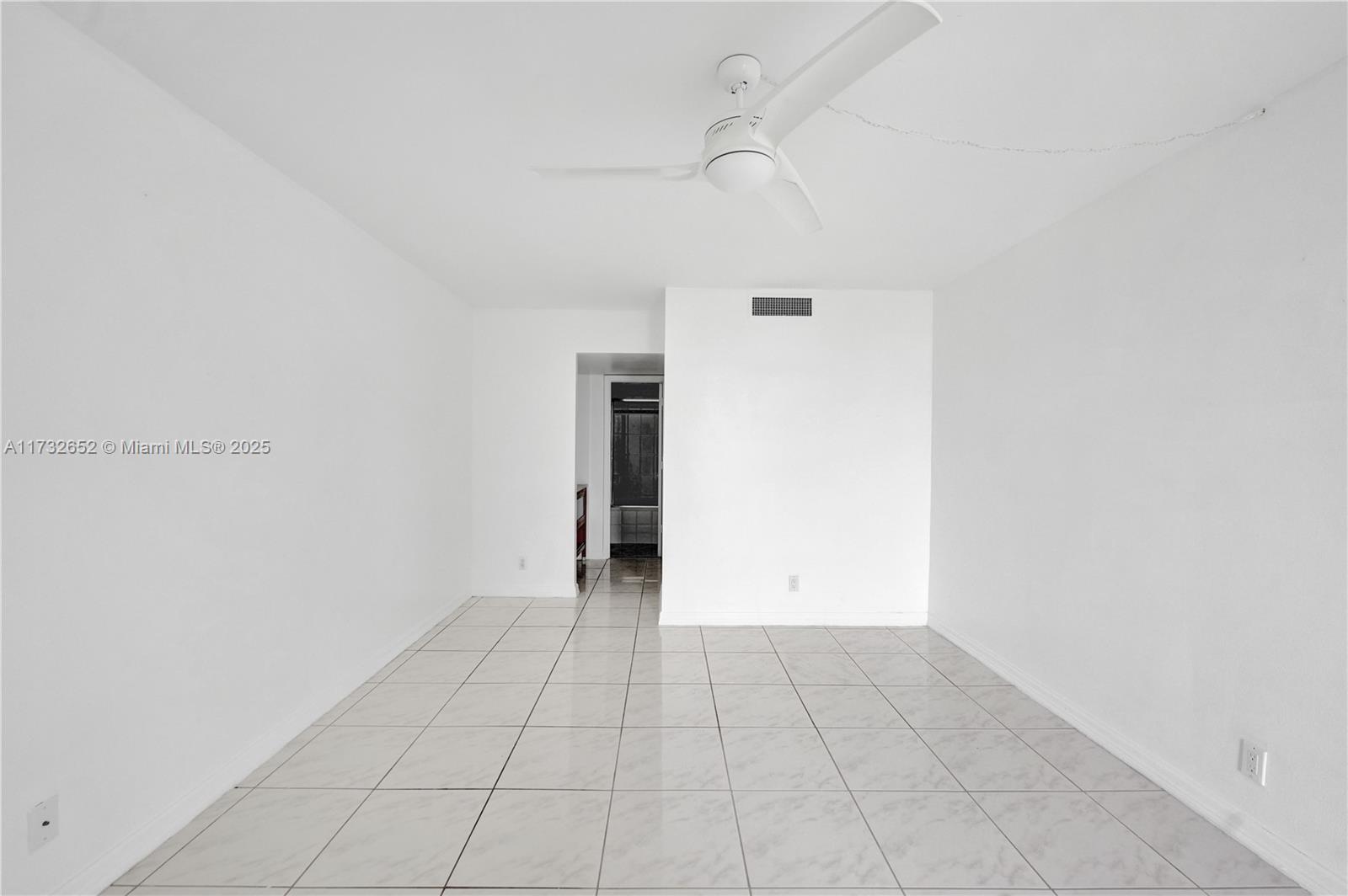 20335 W Country Club Dr #2210, Aventura, Florida image 15