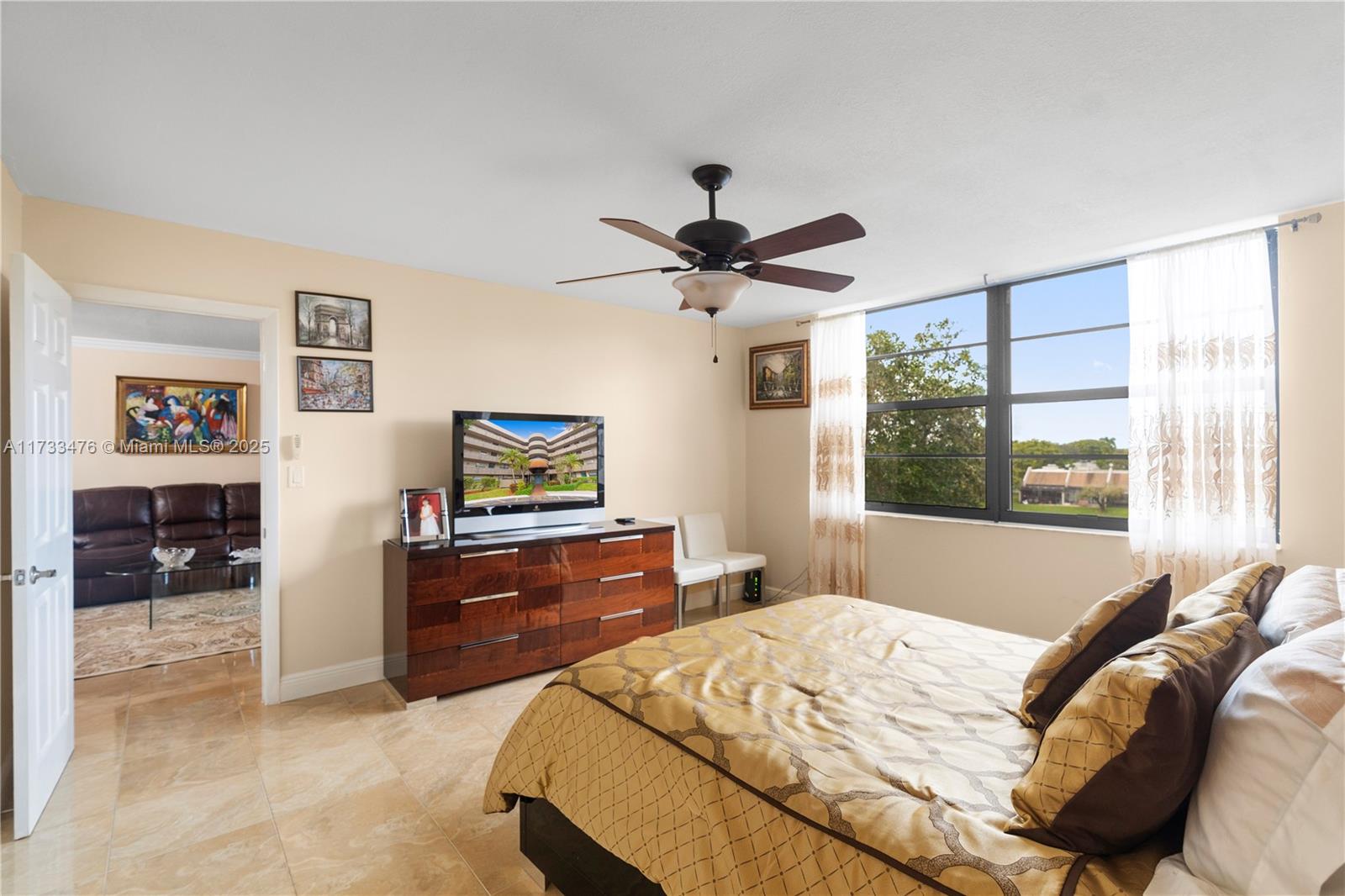 1101 Colony Point Cir #403, Pembroke Pines, Florida image 15