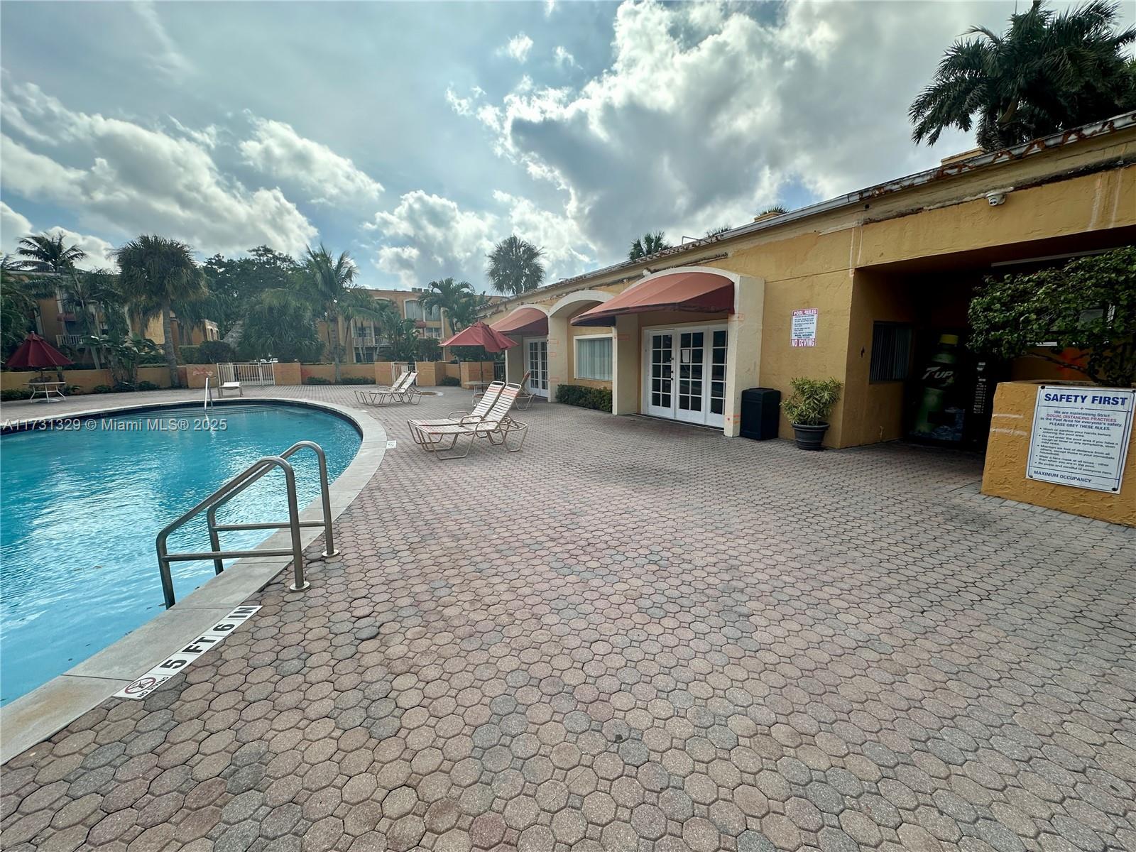 17911 NW 68th Ave #M106, Hialeah, Florida image 38