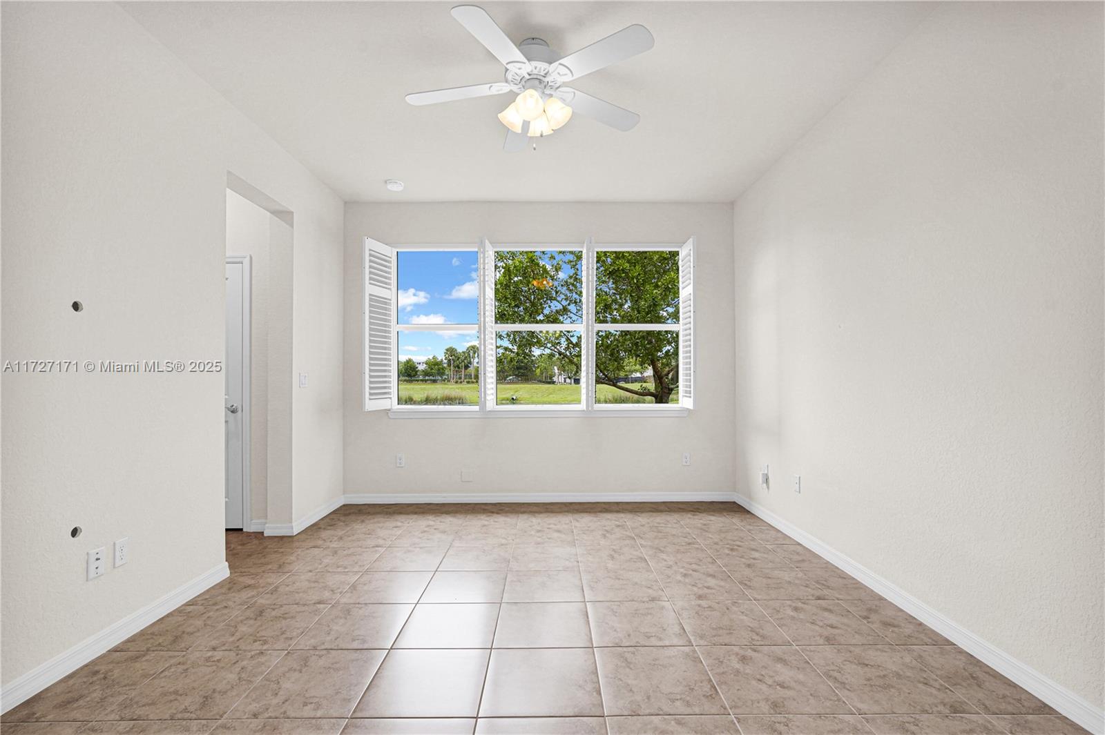 4685 Greenway Dr, Hollywood, Florida image 17