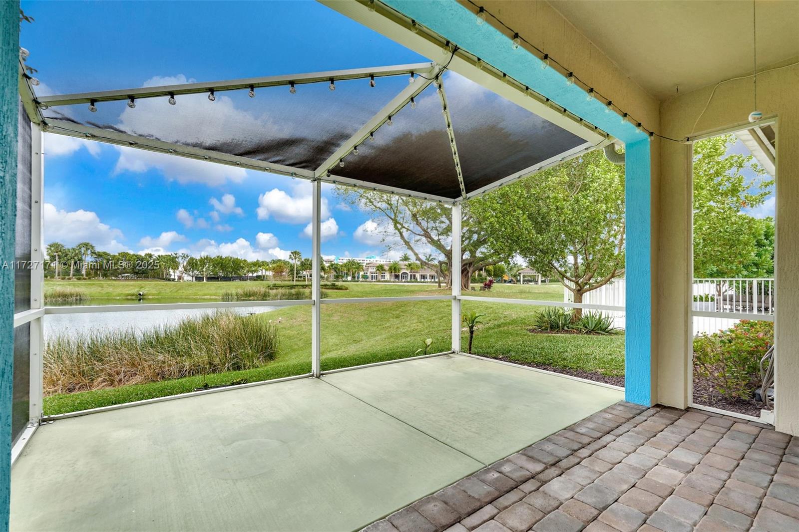 4685 Greenway Dr, Hollywood, Florida image 32