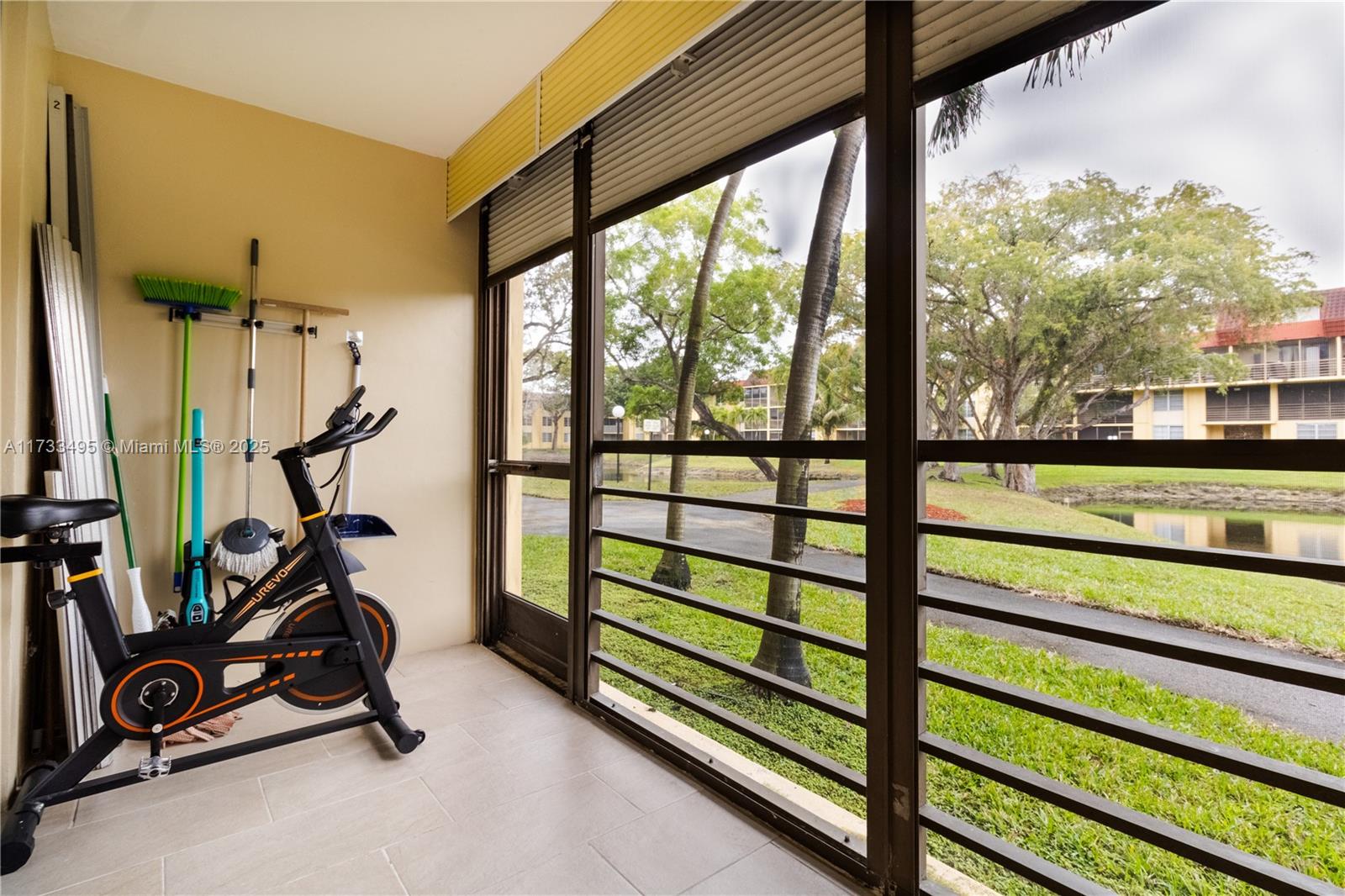 3285 Foxcroft Rd #E108, Miramar, Florida image 9