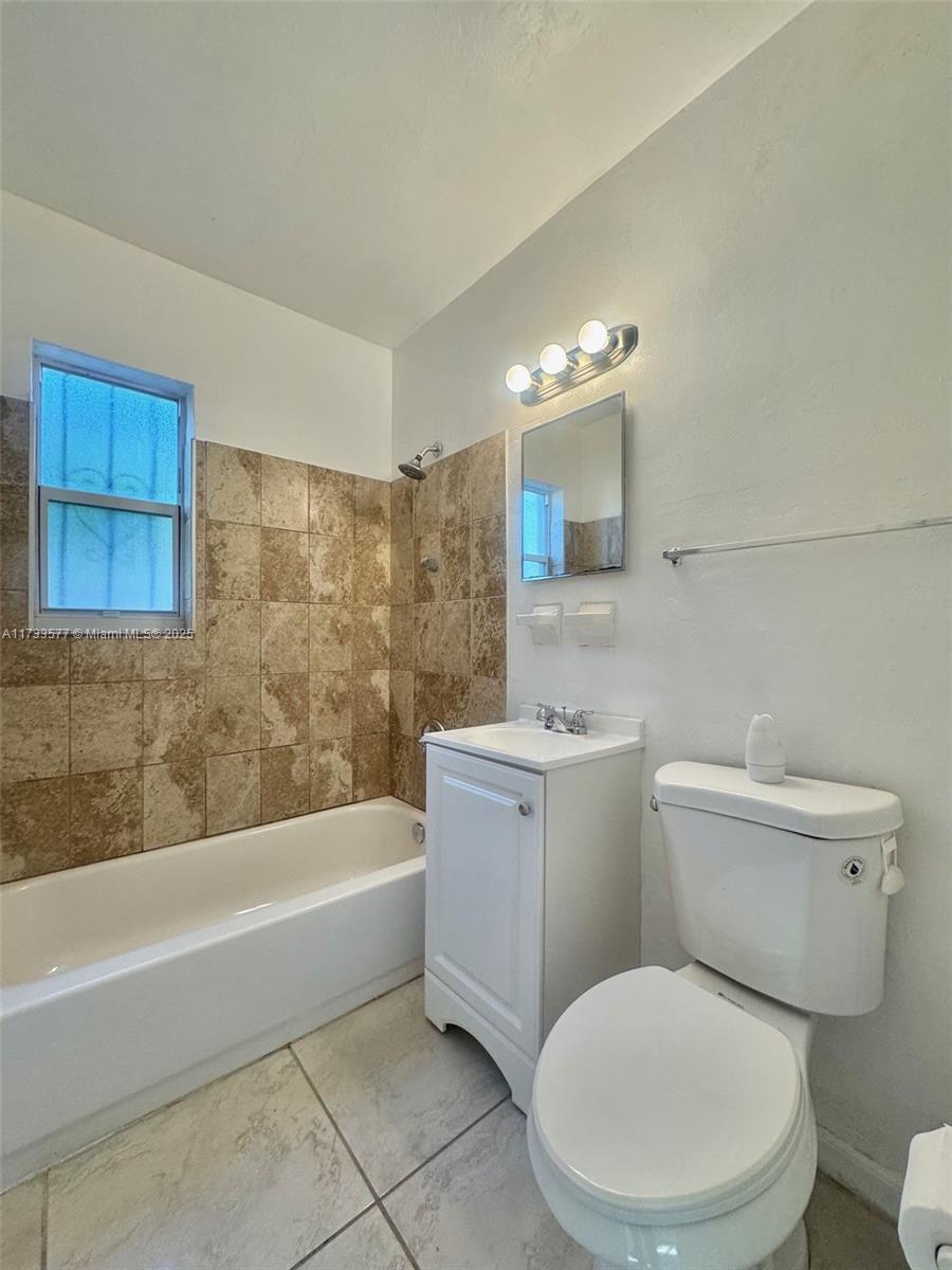 12731 Bunker Dr, Miami, Florida image 6