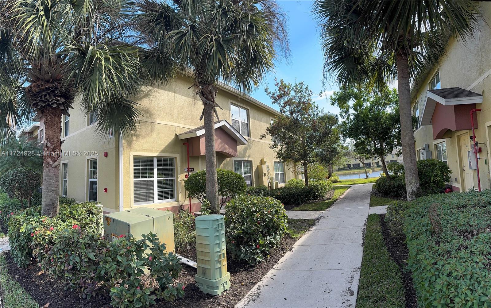 9077 Gervais Cir #909, Naples, Florida image 9