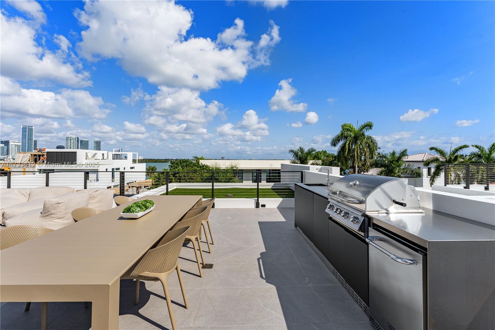 1096 N Venetian Dr, Miami, Florida image 14