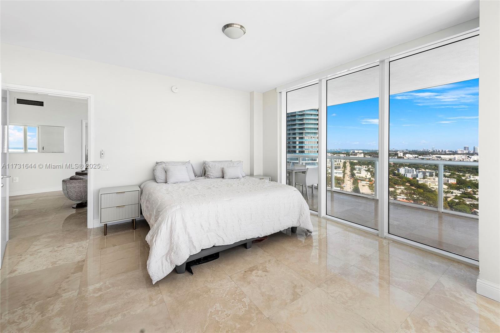 450 Alton Rd #3010, Miami Beach FL 33139