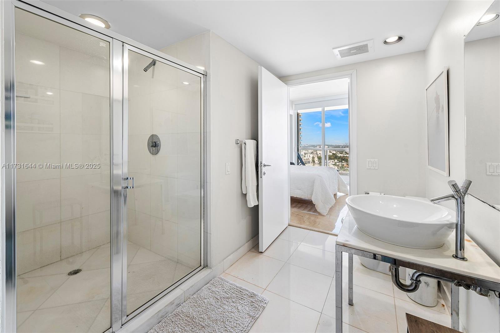 450 Alton Rd #3010, Miami Beach FL 33139