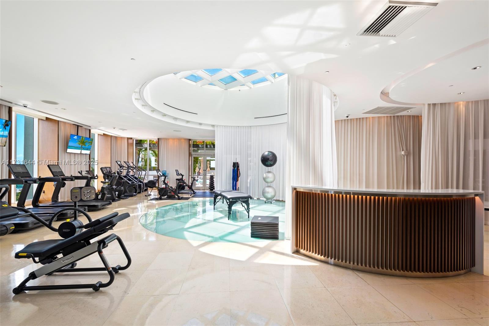 450 Alton Rd #3010, Miami Beach FL 33139