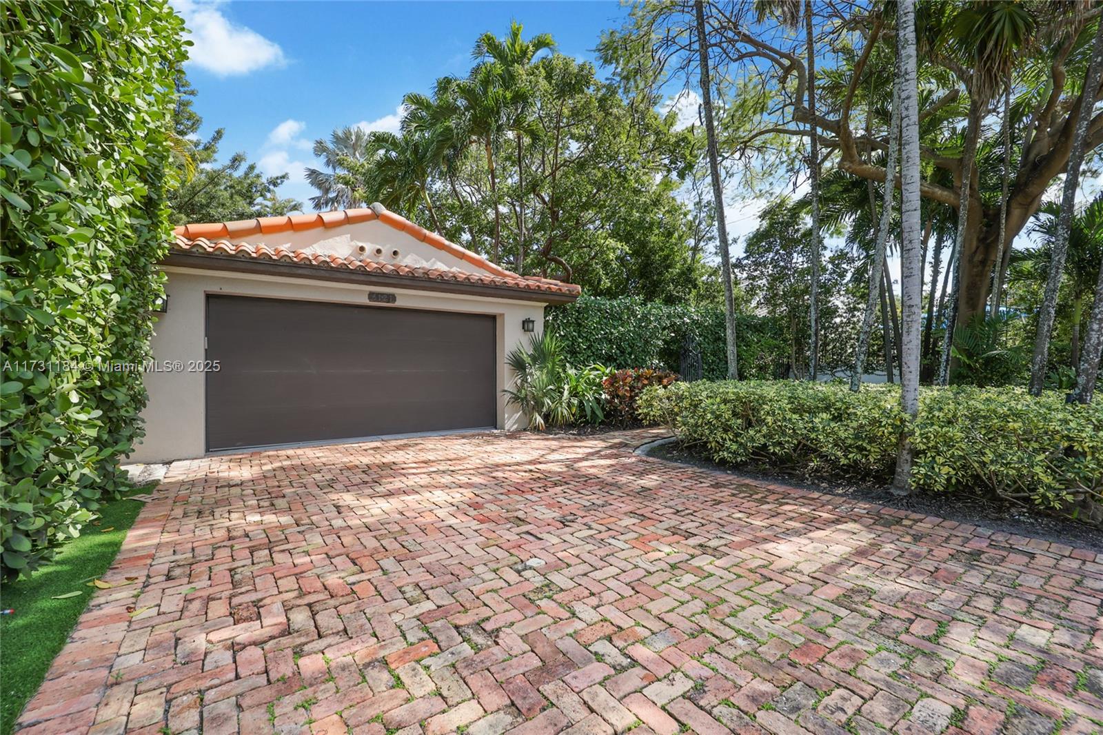 6121 La Gorce Dr, Miami Beach, Florida image 3