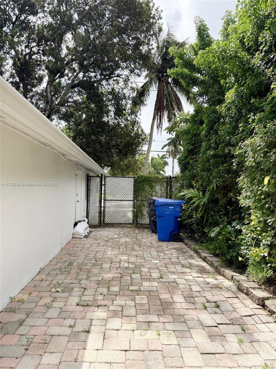 1163 Johnson St, Hollywood, Florida image 3