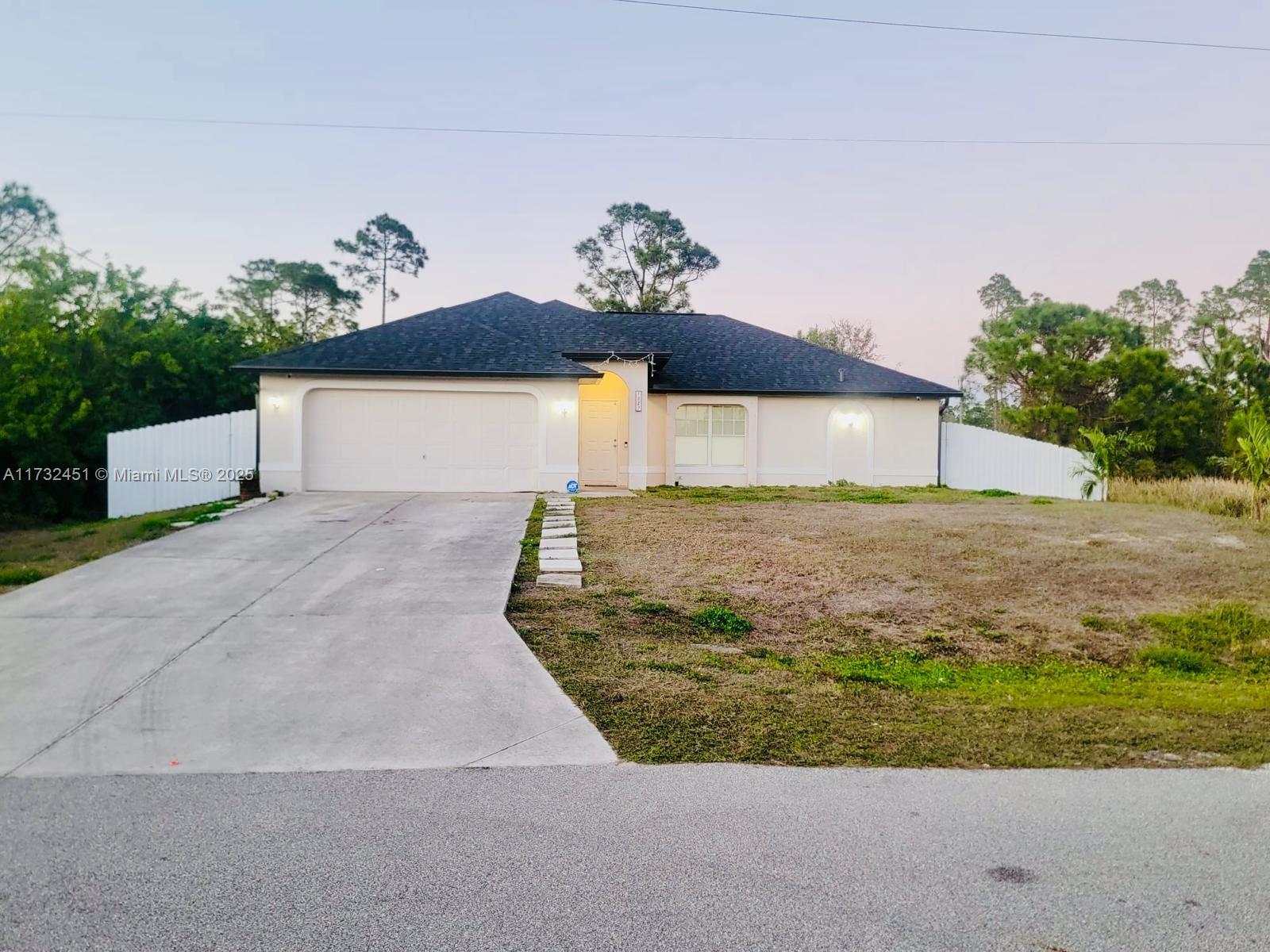 1027 Hatfield St, Lehigh Acres, Florida image 1