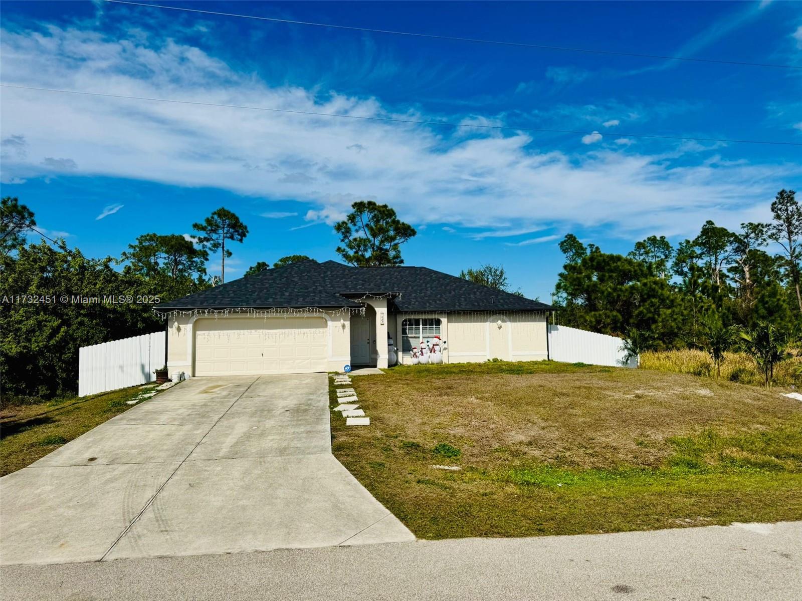 1027 Hatfield St, Lehigh Acres, Florida image 2