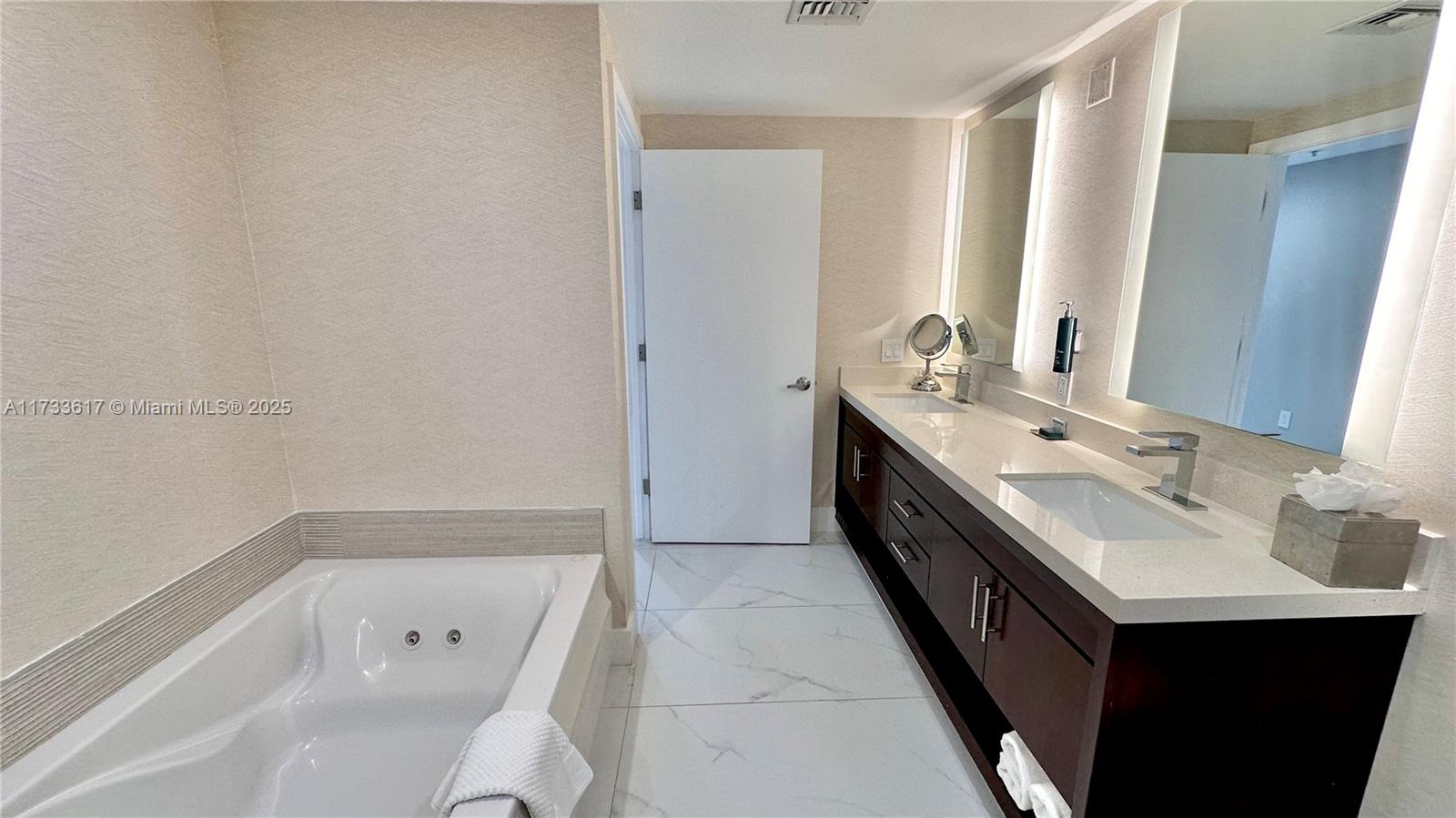 17375 Collins Ave #1808, Sunny Isles Beach, Florida image 35