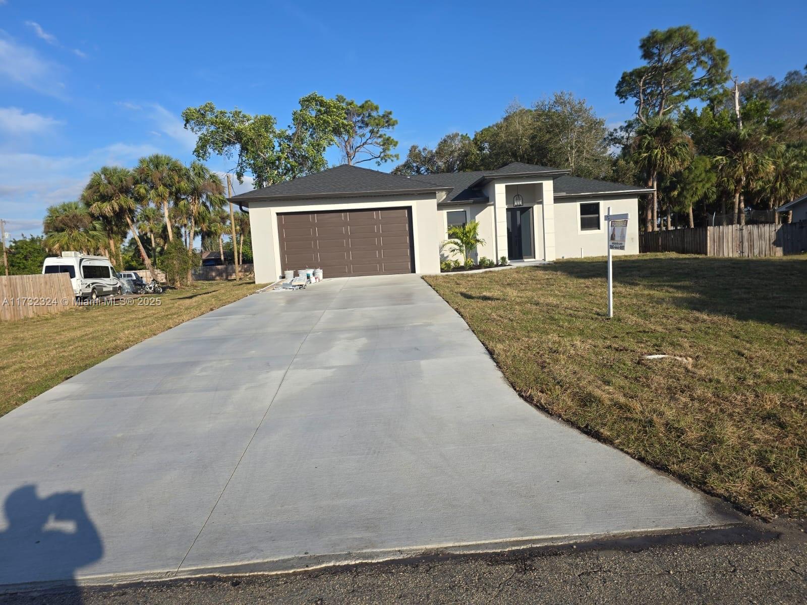 116 Lincoln, Lehigh Acres, Florida image 2