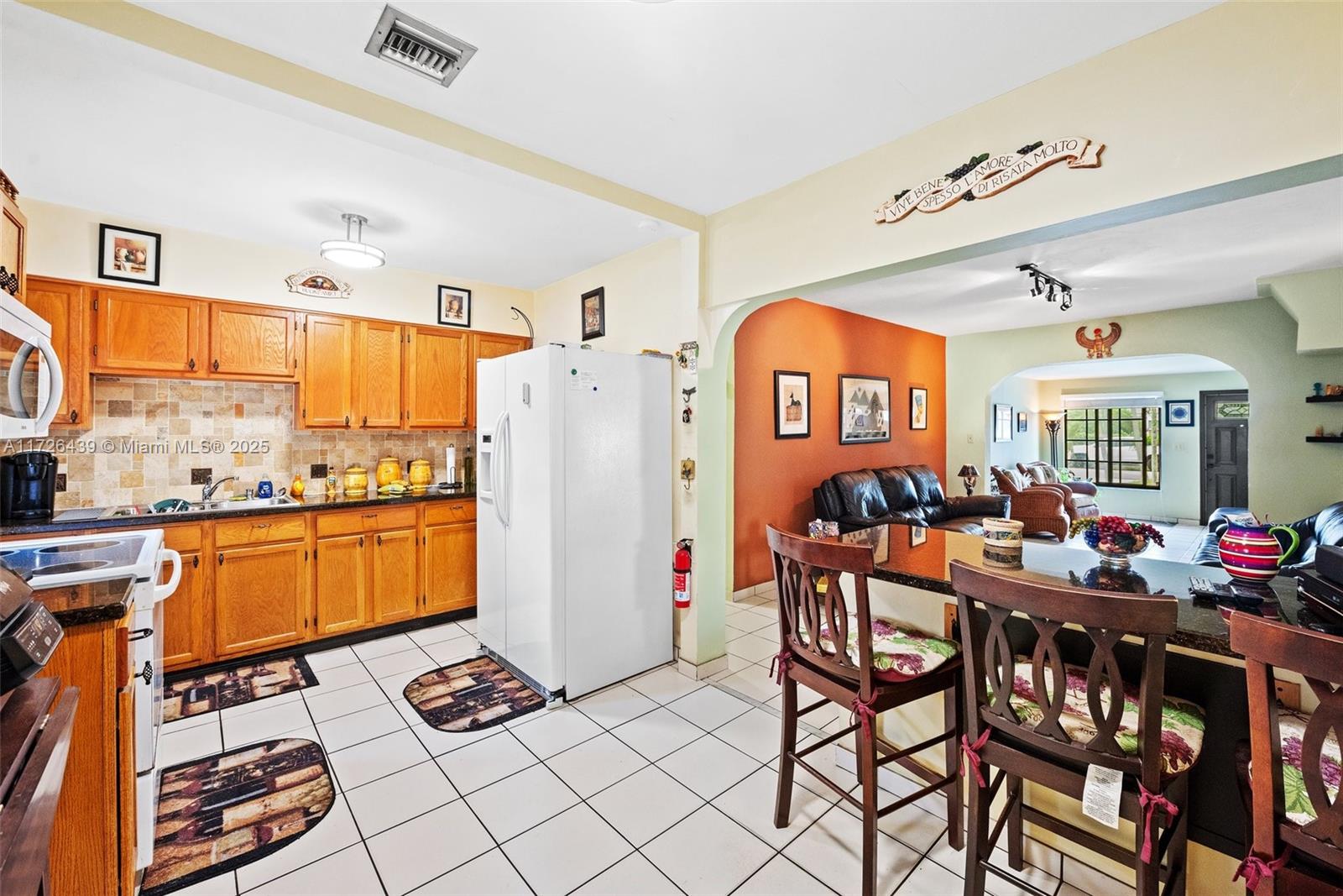 249 Carlisle Dr, Miami Springs, Florida image 14