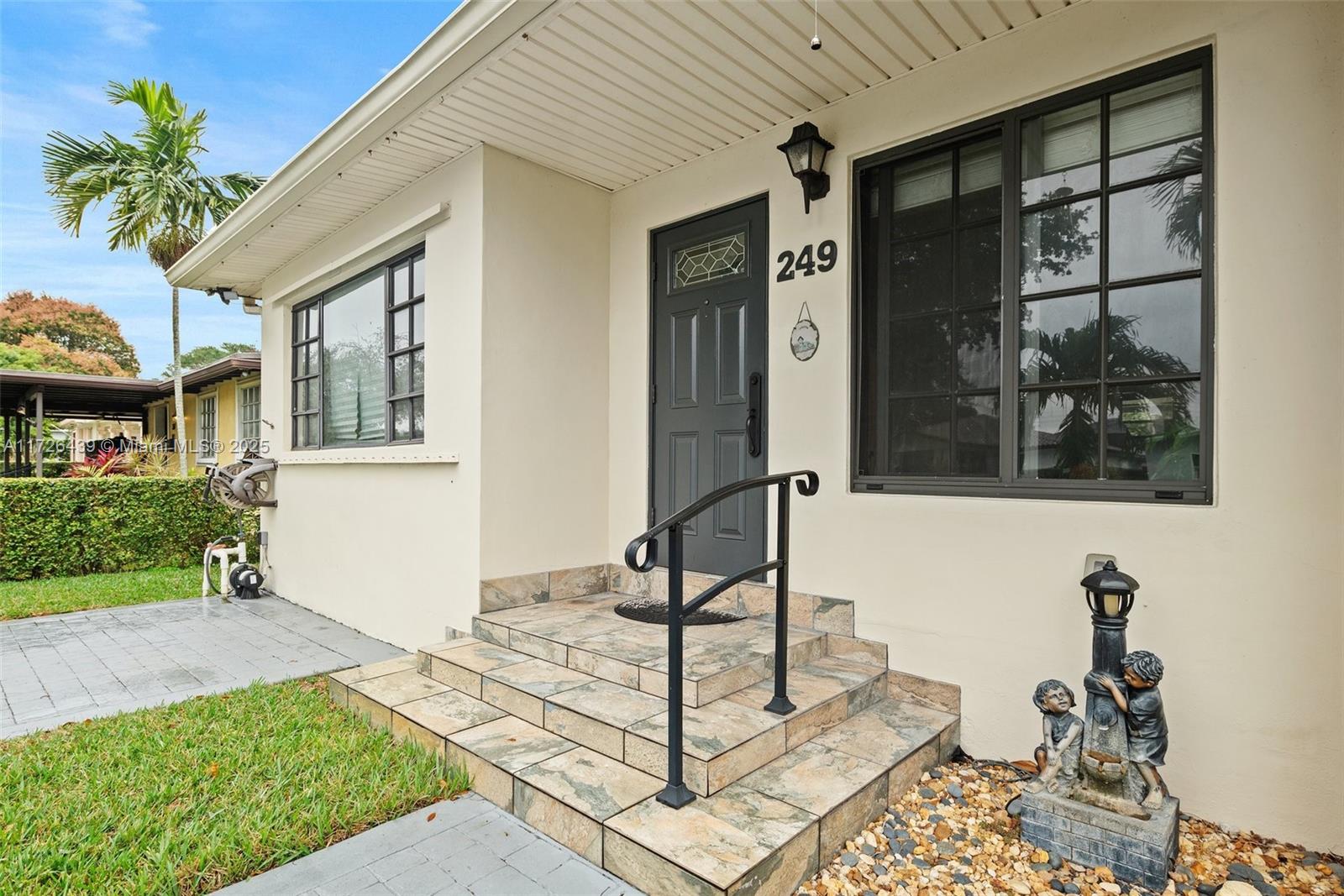 249 Carlisle Dr, Miami Springs, Florida image 3