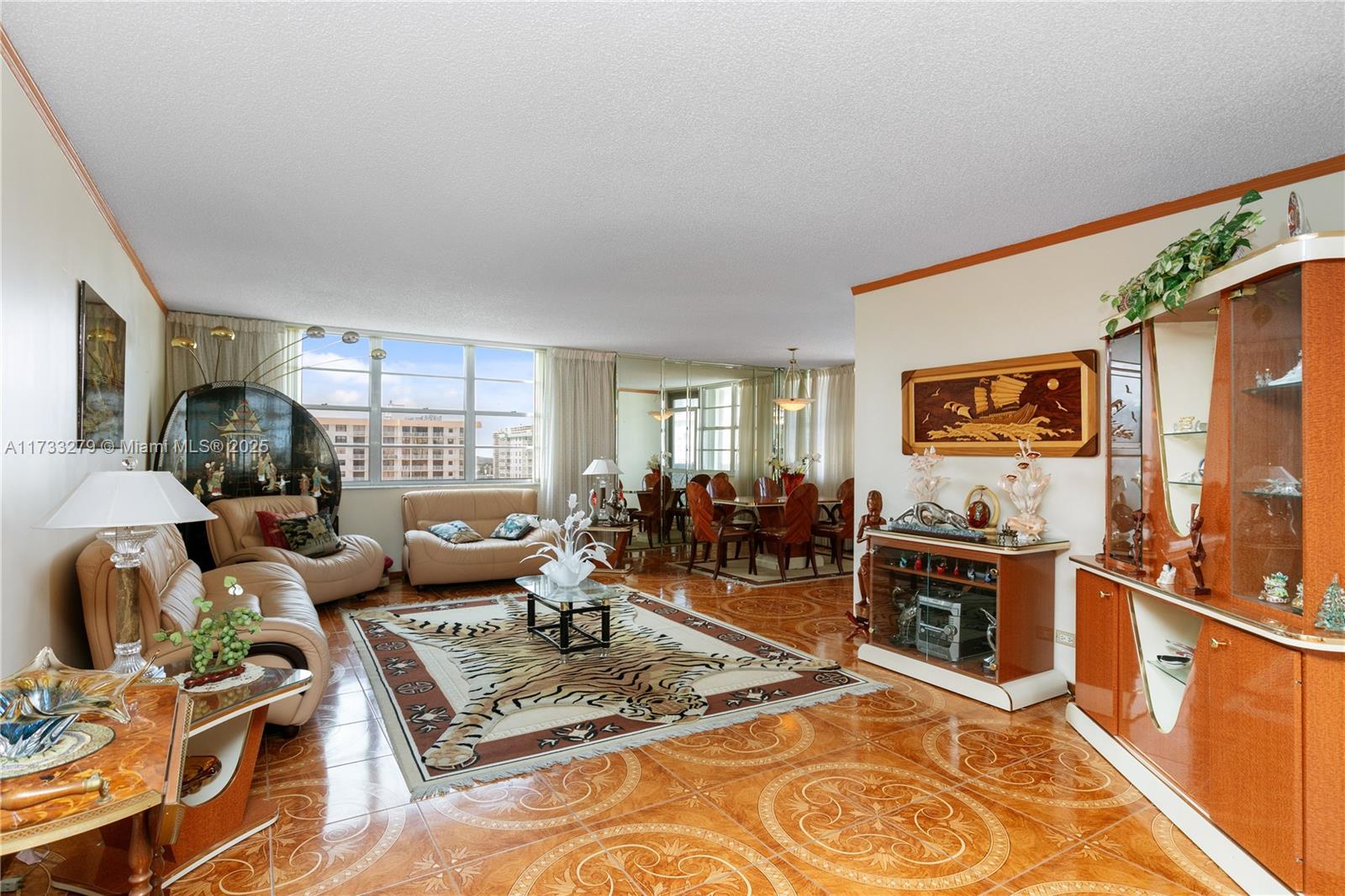 Listing Photo 11