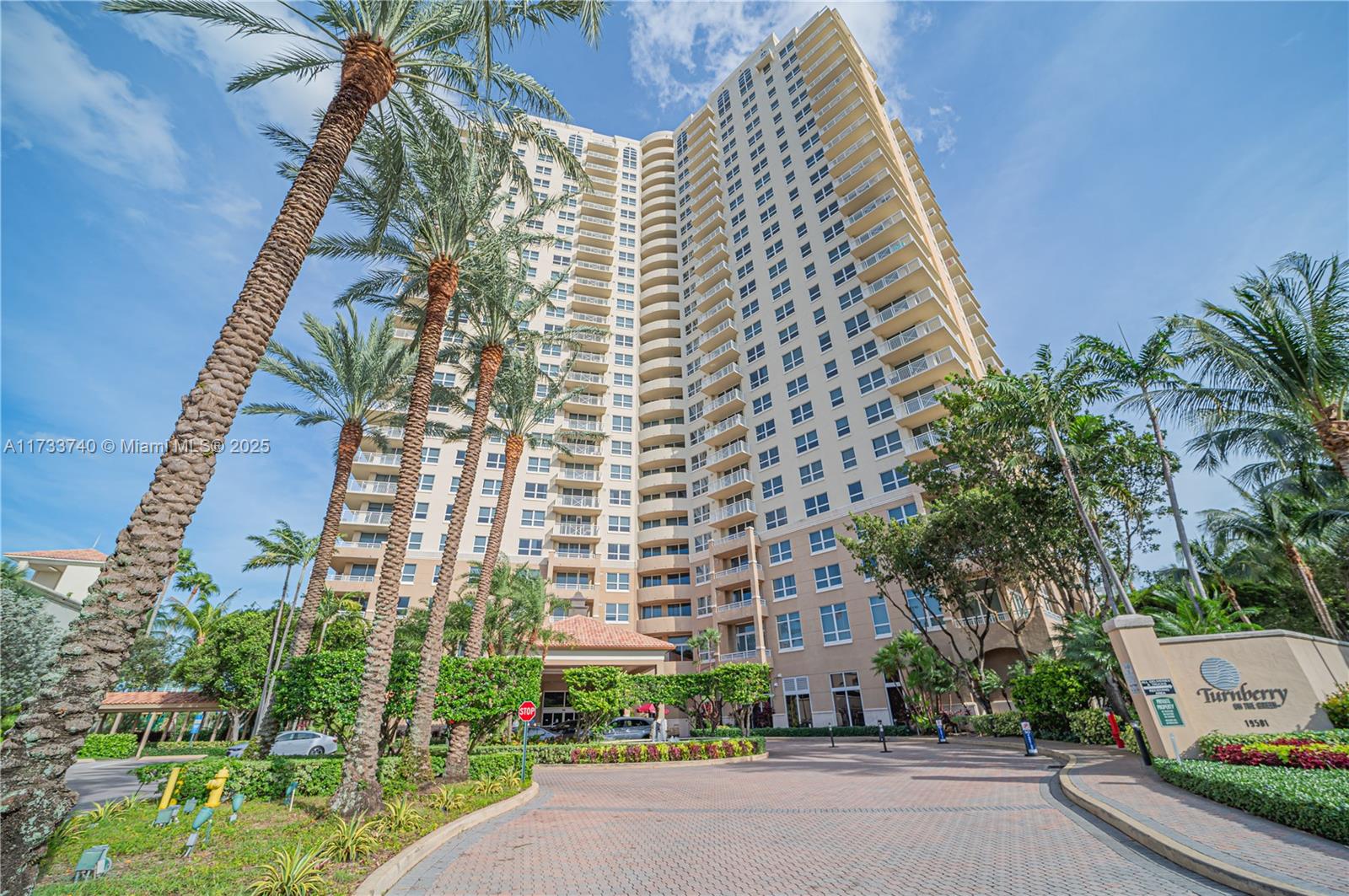 19501 W Country Club Dr #2201, Aventura, Florida image 2