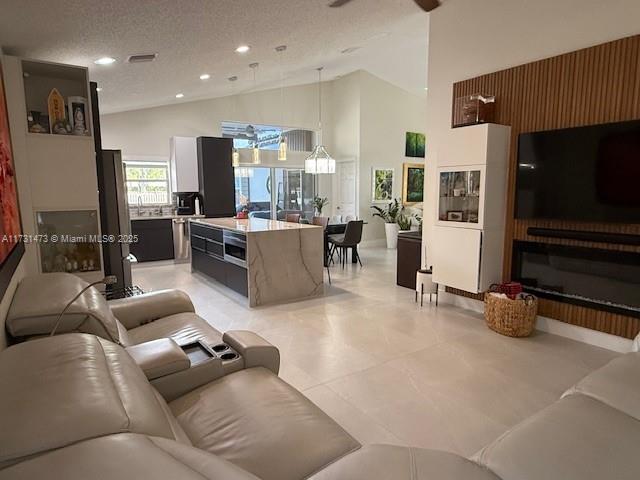 700 Sand Creek Cir, Weston, Florida image 18