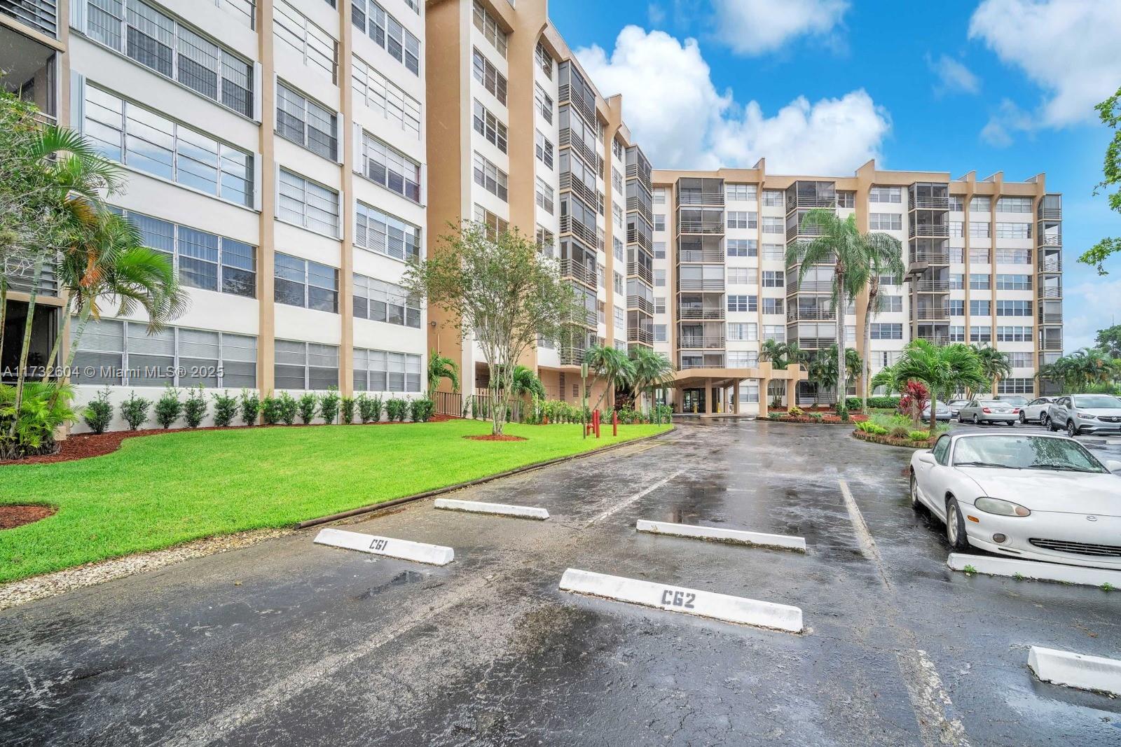 1200 Saint Charles Pl #419, Pembroke Pines, Florida image 13