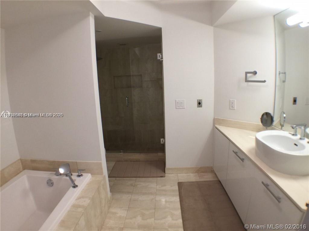 1000 W Island Blvd #2407, Aventura, Florida image 16