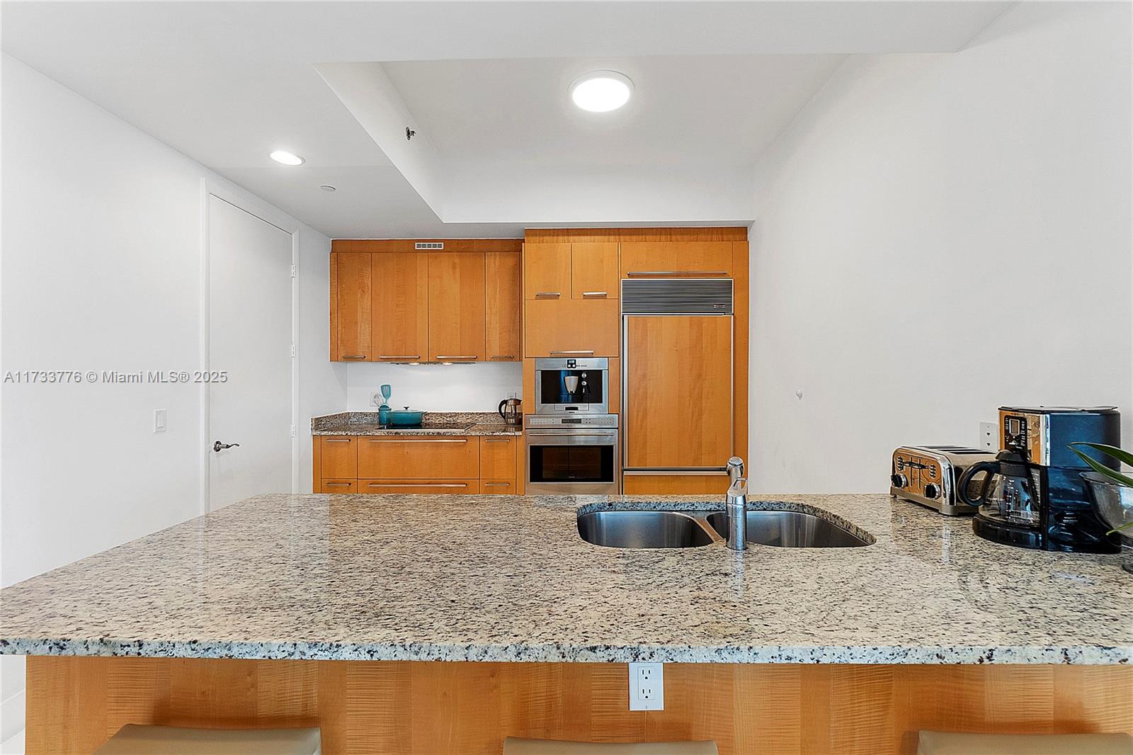 15811 Collins Ave #2107, Sunny Isles Beach FL 33160