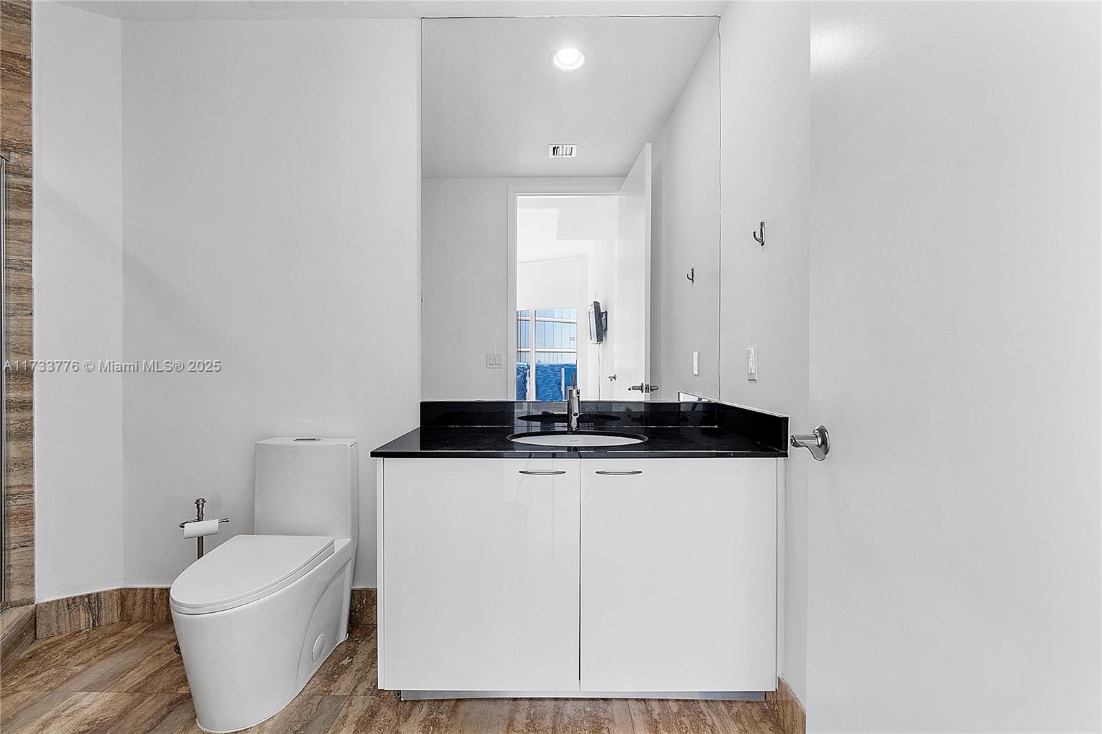15811 Collins Ave #2107, Sunny Isles Beach FL 33160