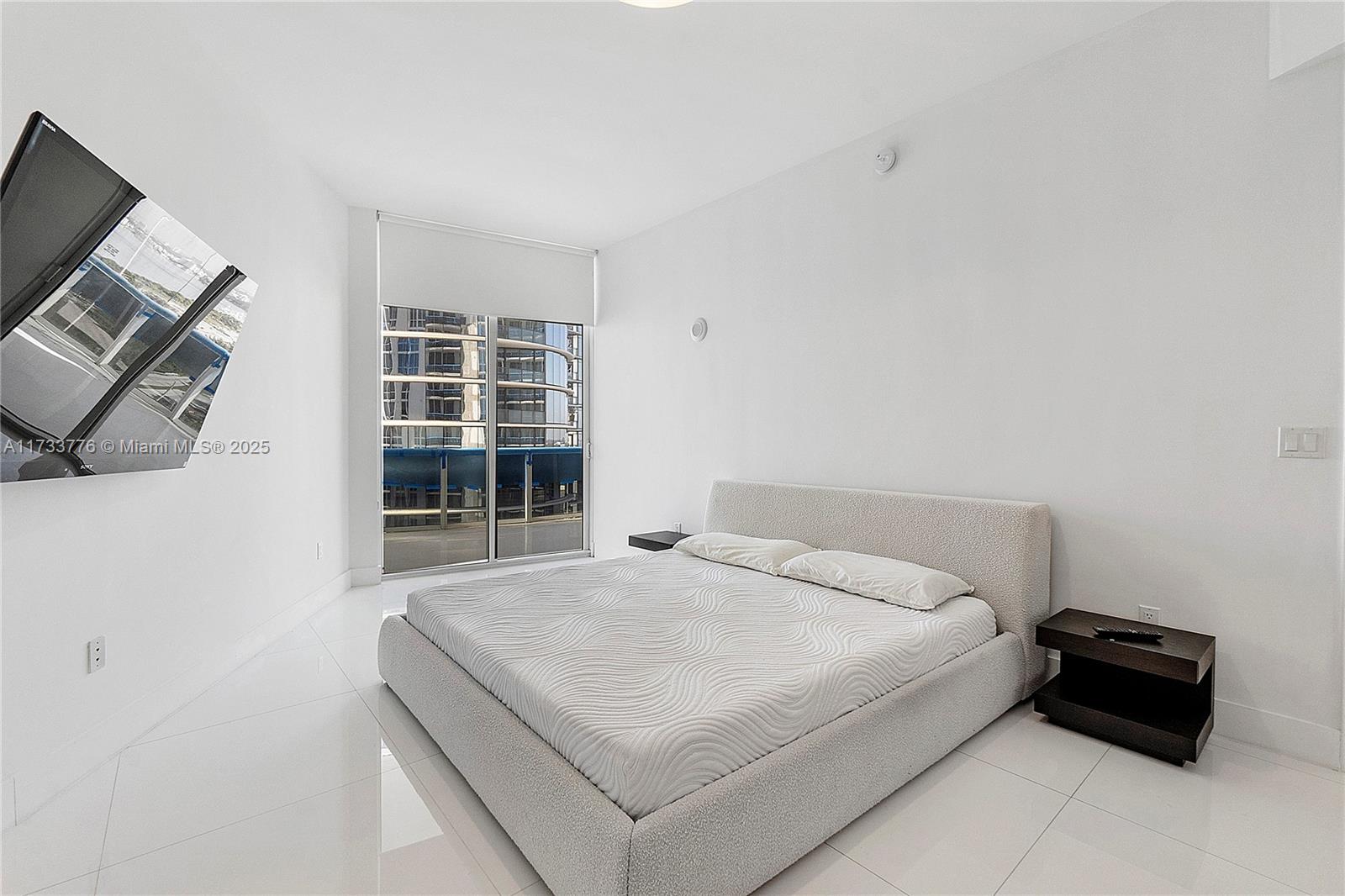 15811 Collins Ave #2107, Sunny Isles Beach FL 33160