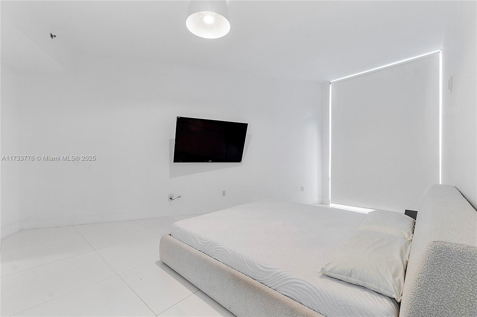 15811 Collins Ave #2107, Sunny Isles Beach FL 33160