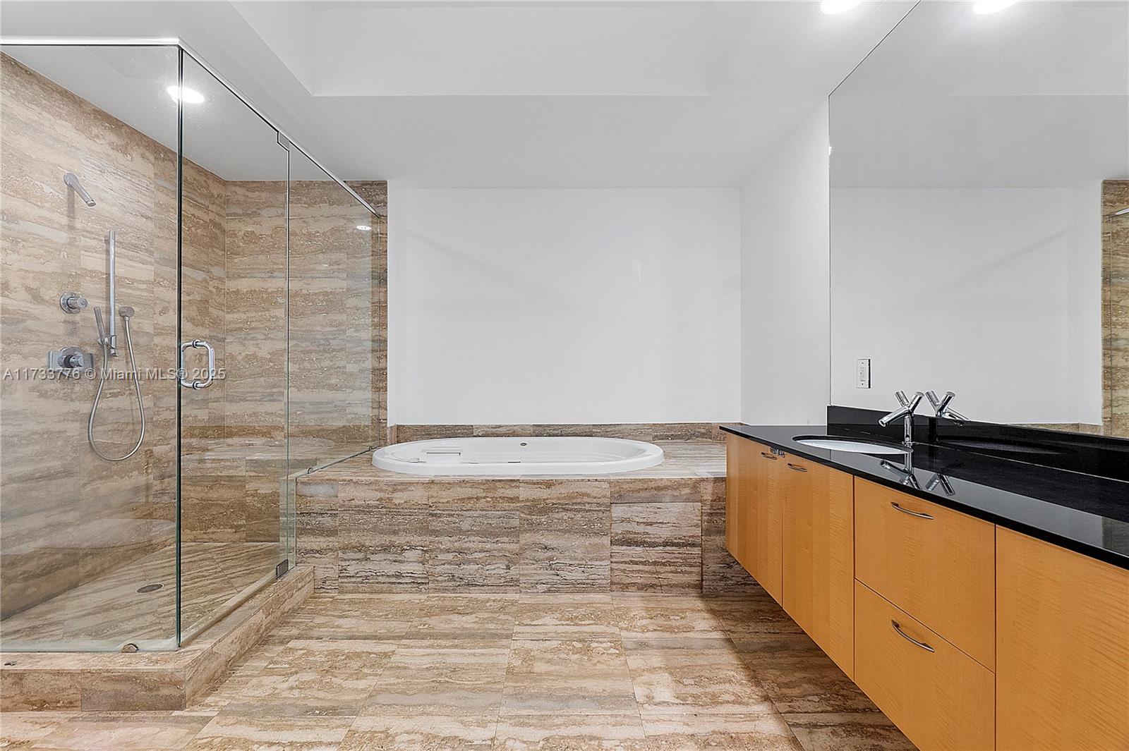 15811 Collins Ave #2107, Sunny Isles Beach FL 33160