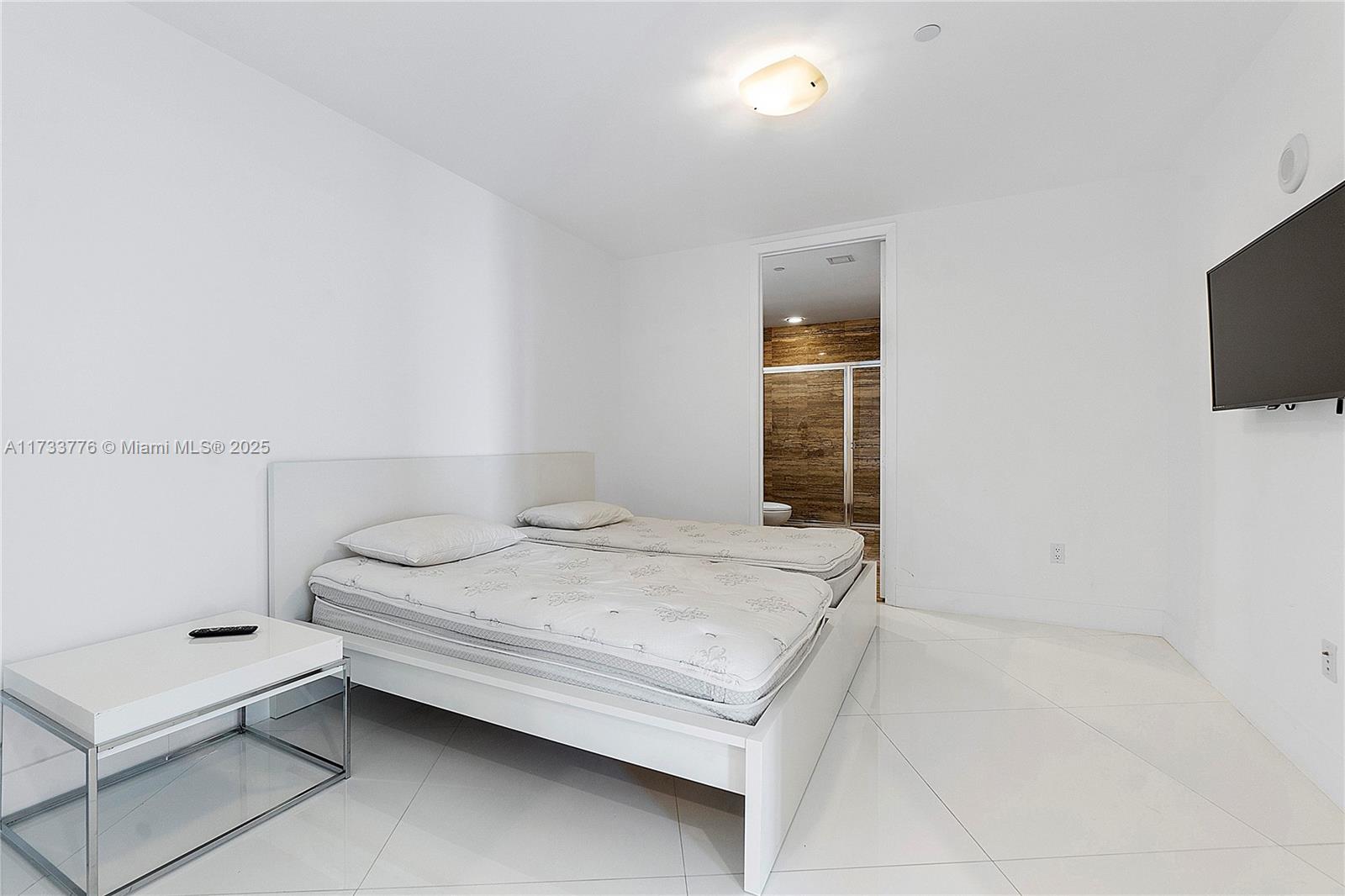 15811 Collins Ave #2107, Sunny Isles Beach FL 33160