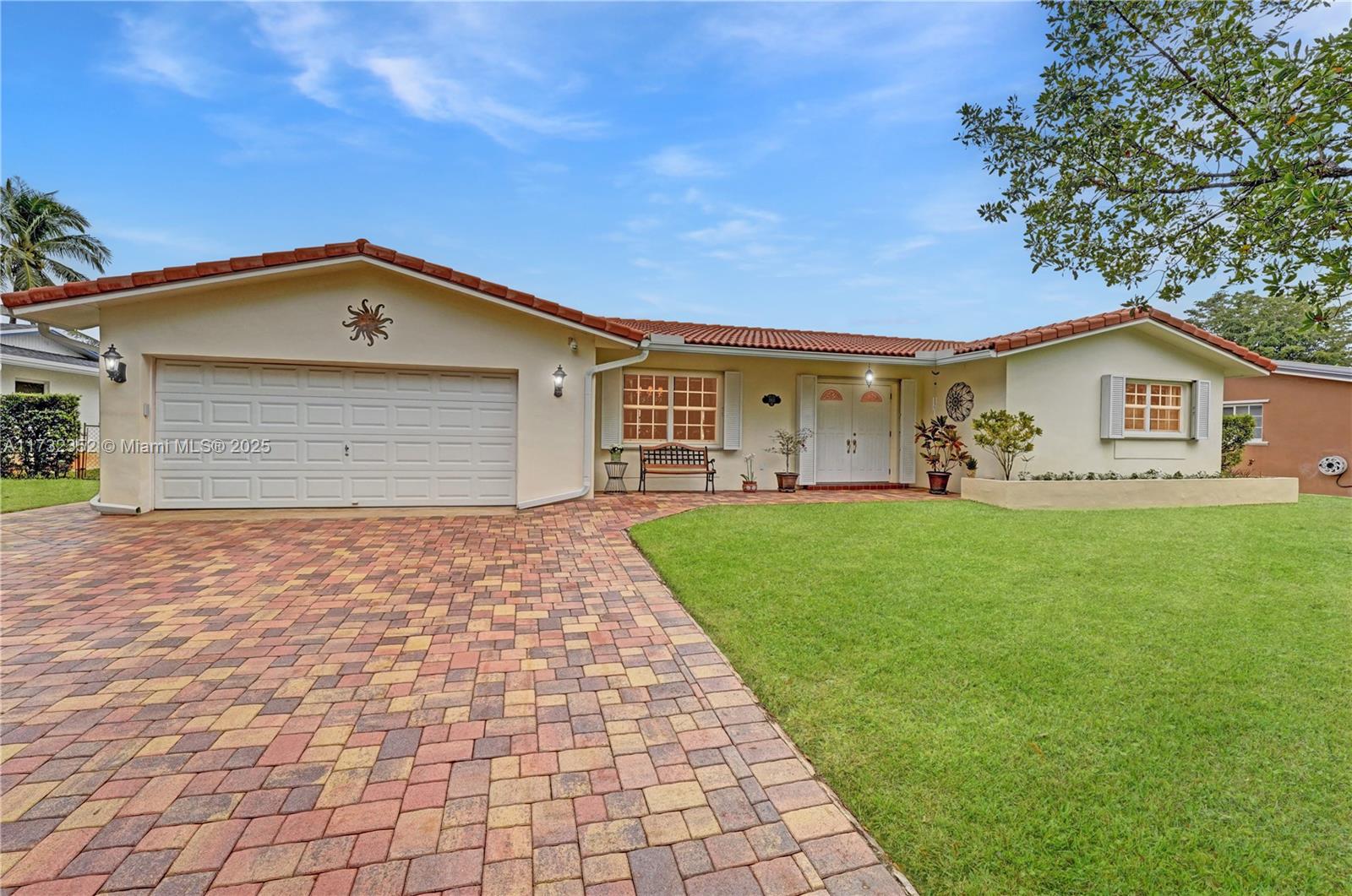 1811 NW 106th Ter, Pembroke Pines, Florida image 2