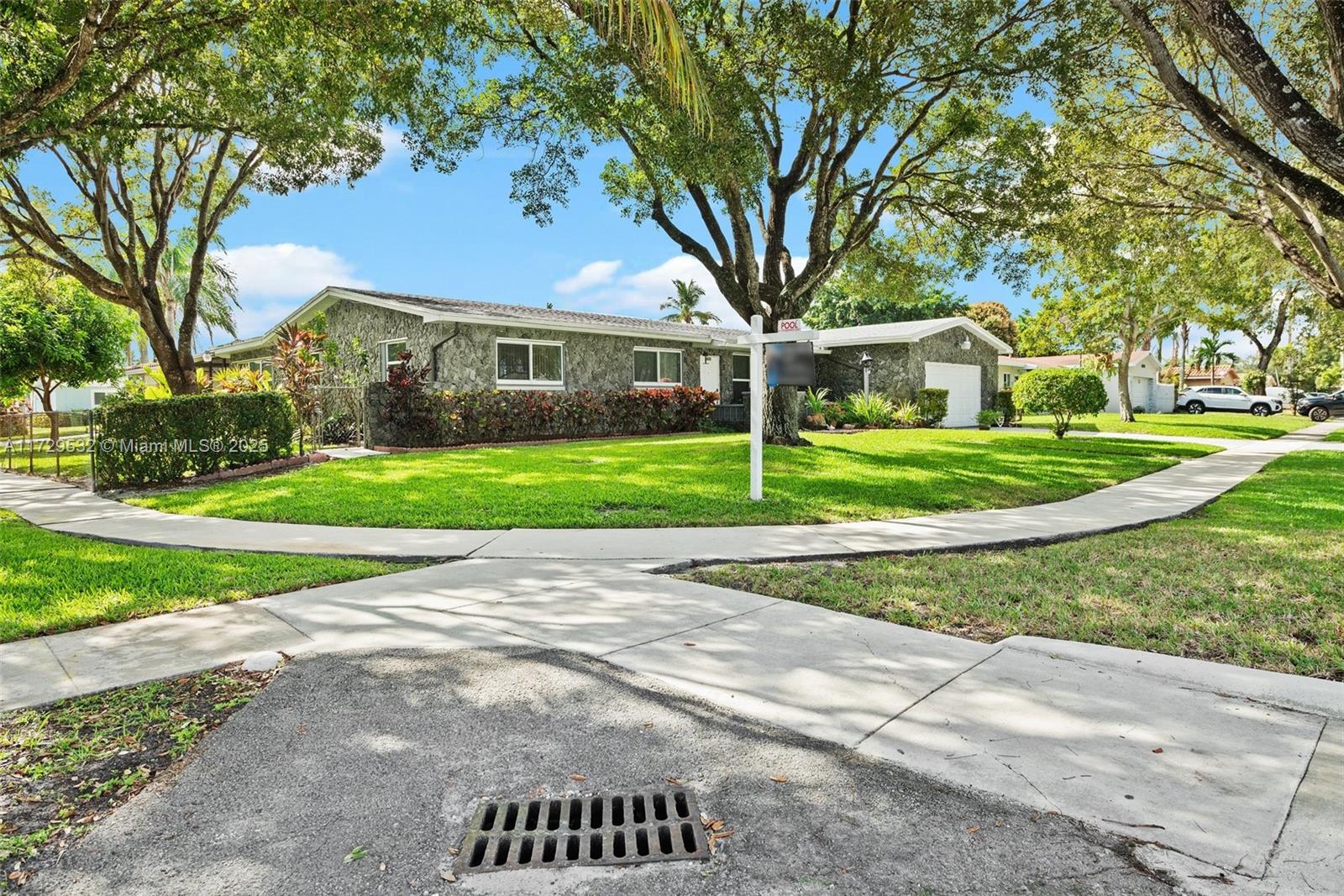 8800 Pasadena  Lakes Blvd, Pembroke Pines, Florida image 2