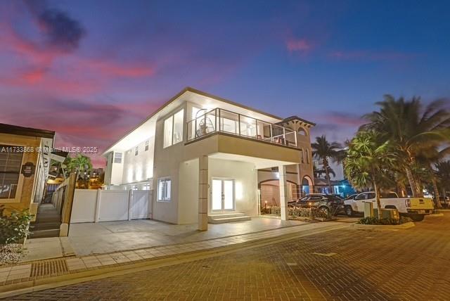 Residential, Hollywood, Florida image 3