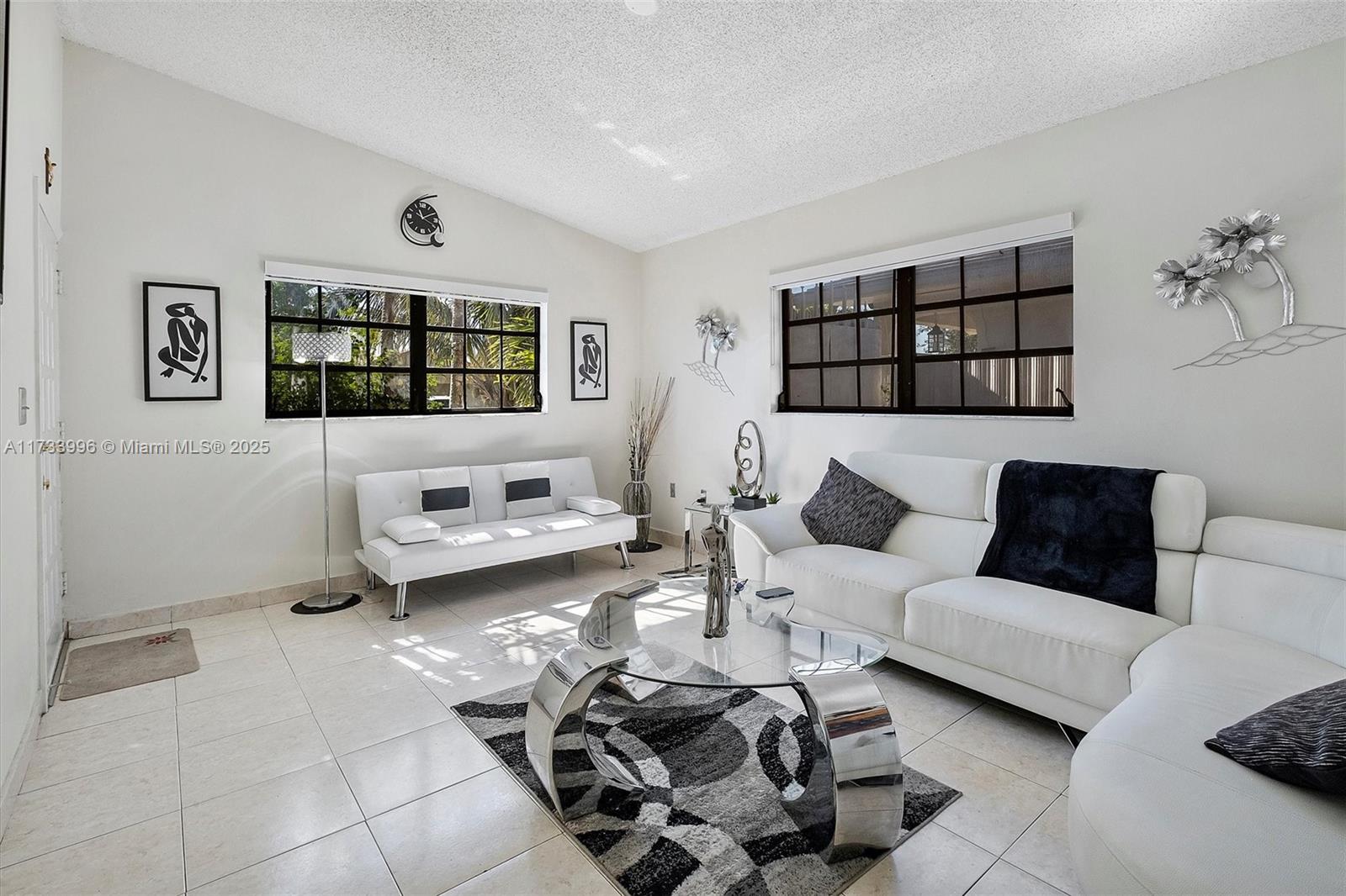 2649 W 70th Pl, Hialeah, Florida image 5