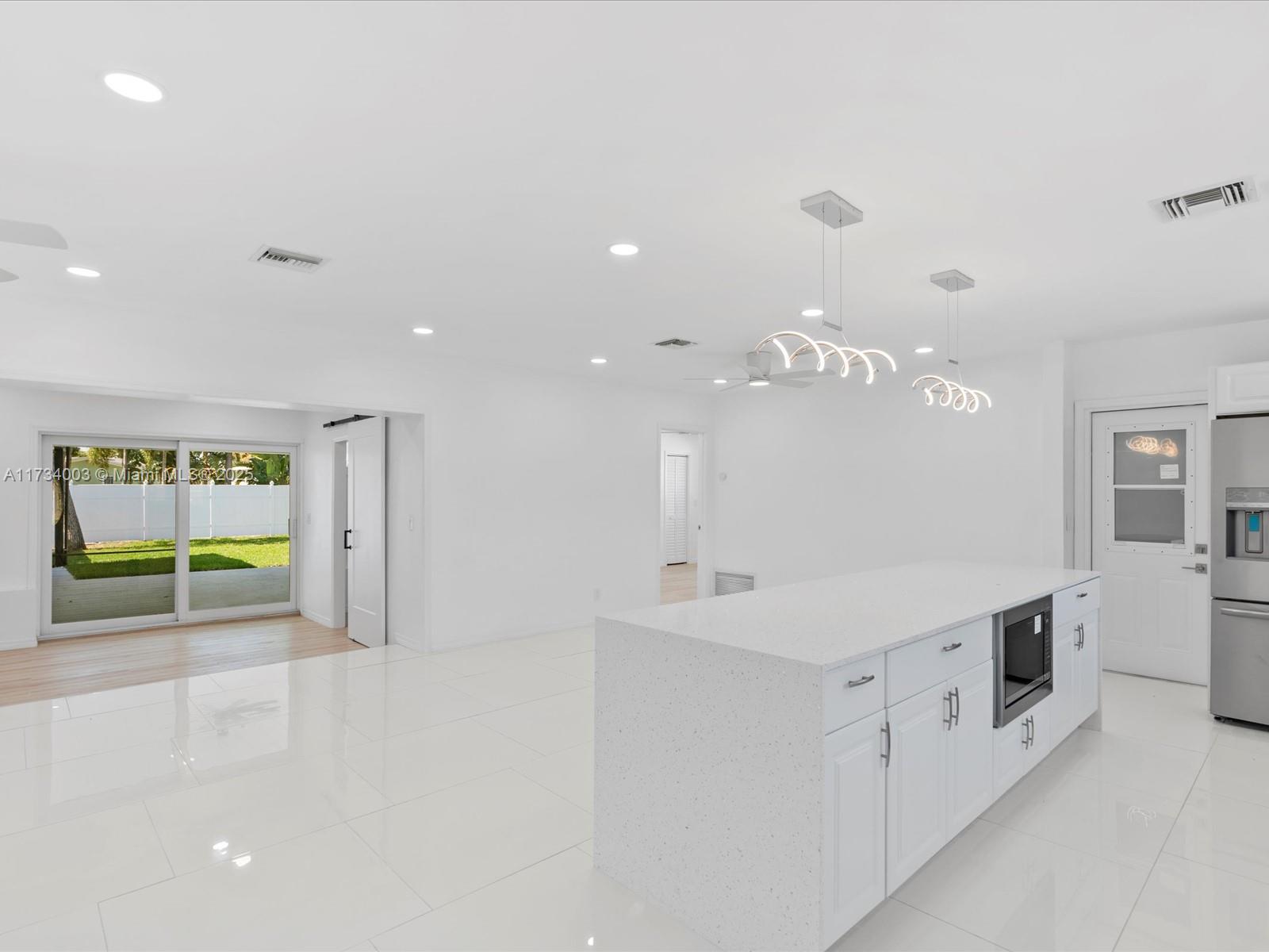 2114 N 38th Ave, Hollywood, Florida image 5