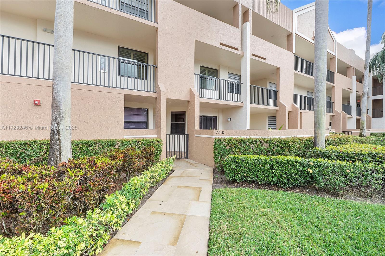 7518 Fairfax Dr #110, Tamarac, Florida image 3