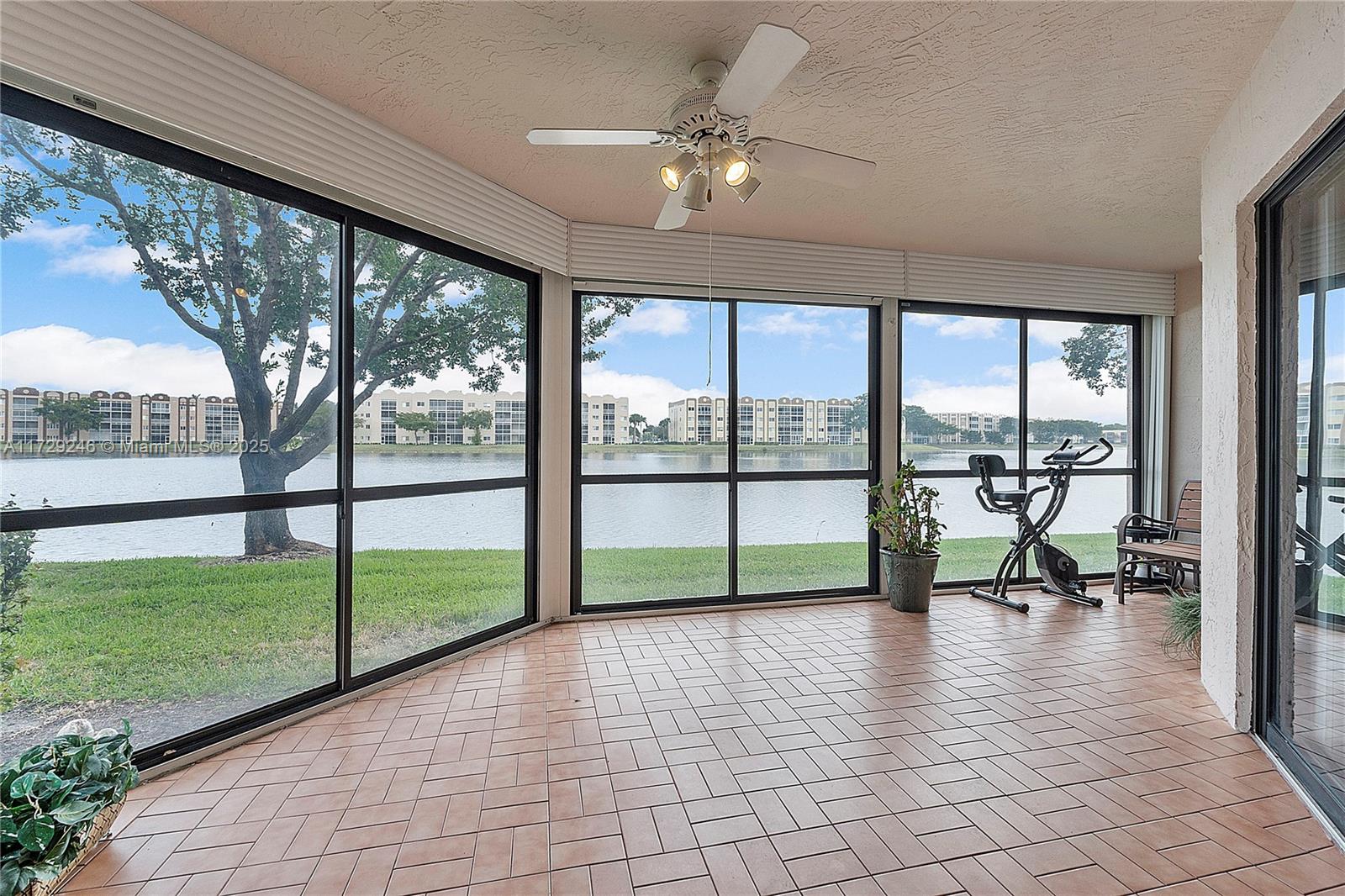 7518 Fairfax Dr #110, Tamarac, Florida image 36