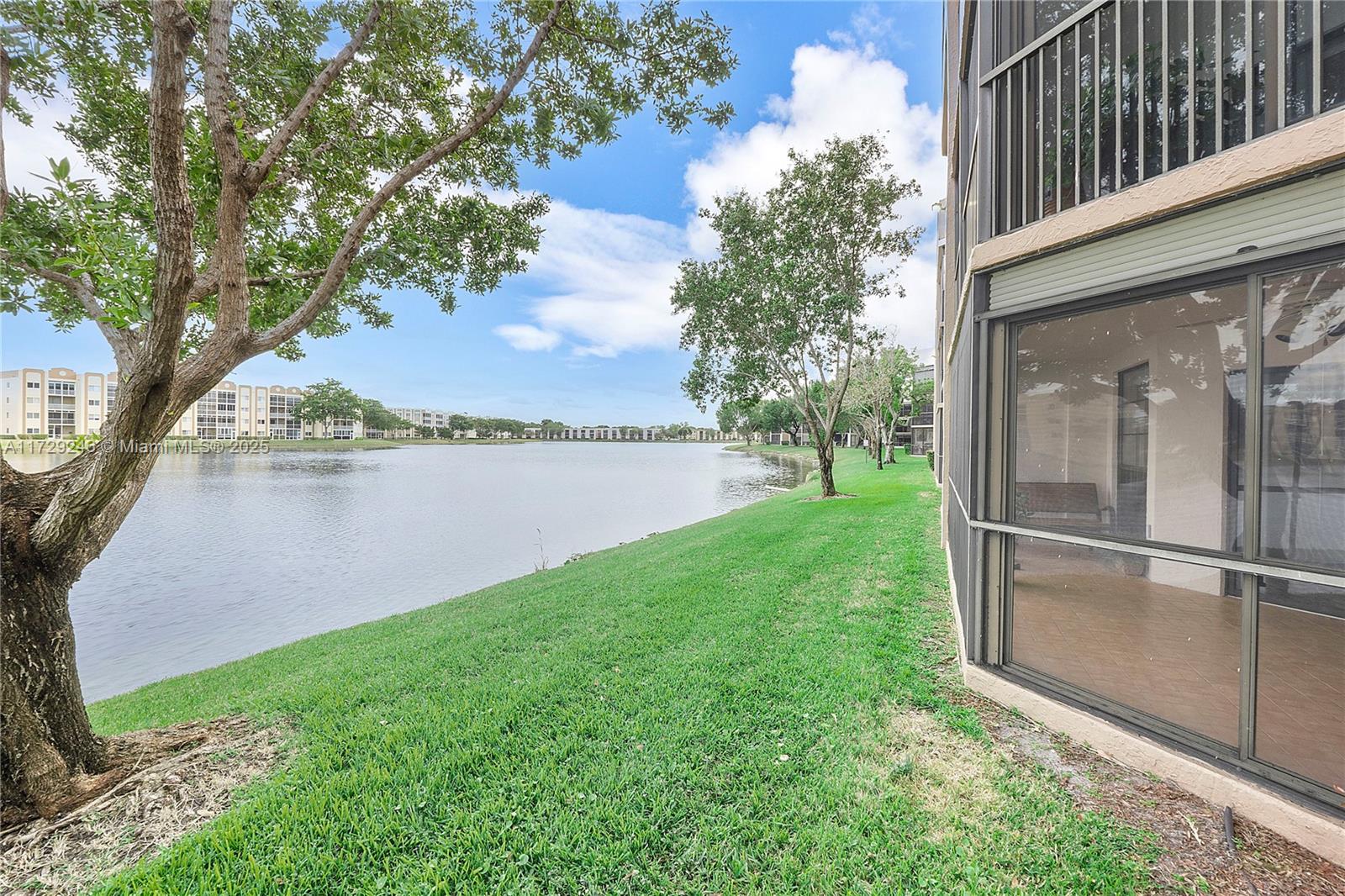 7518 Fairfax Dr #110, Tamarac, Florida image 39