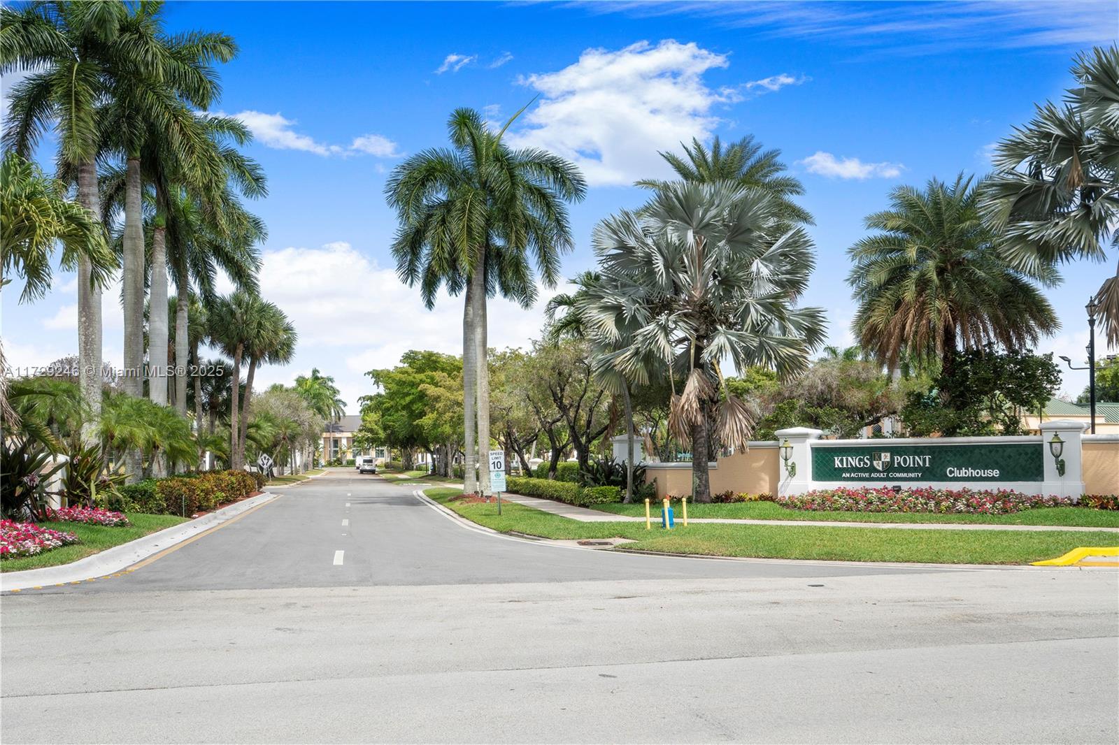 7518 Fairfax Dr #110, Tamarac, Florida image 45