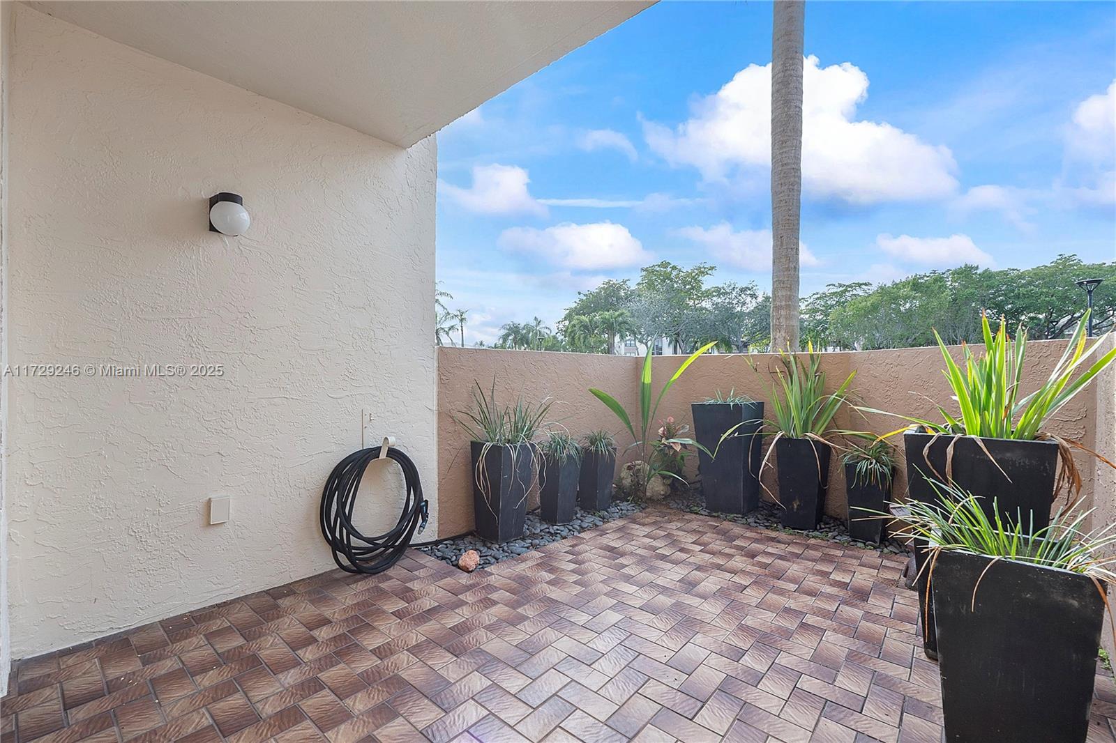 7518 Fairfax Dr #110, Tamarac, Florida image 7