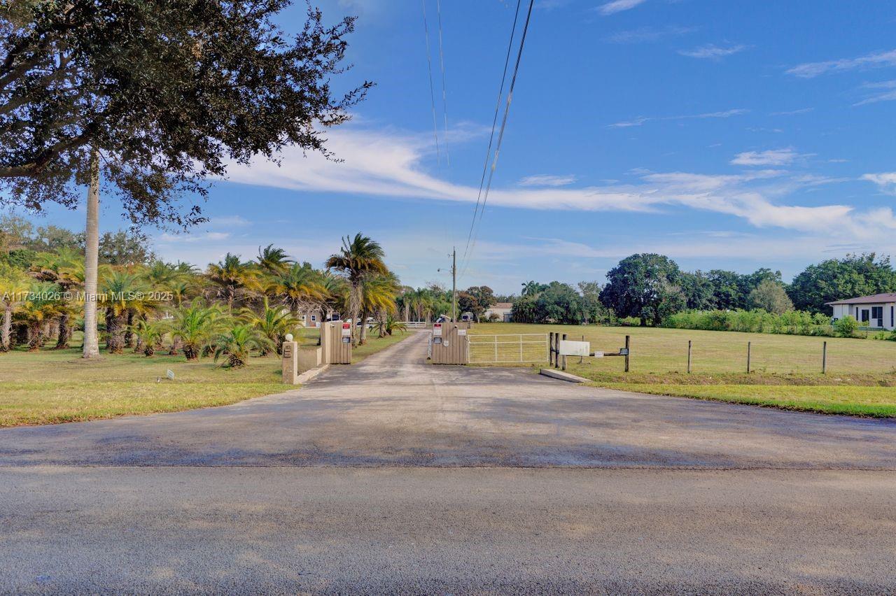 5450 SW 148th Ave, Southwest Ranches, Florida image 3