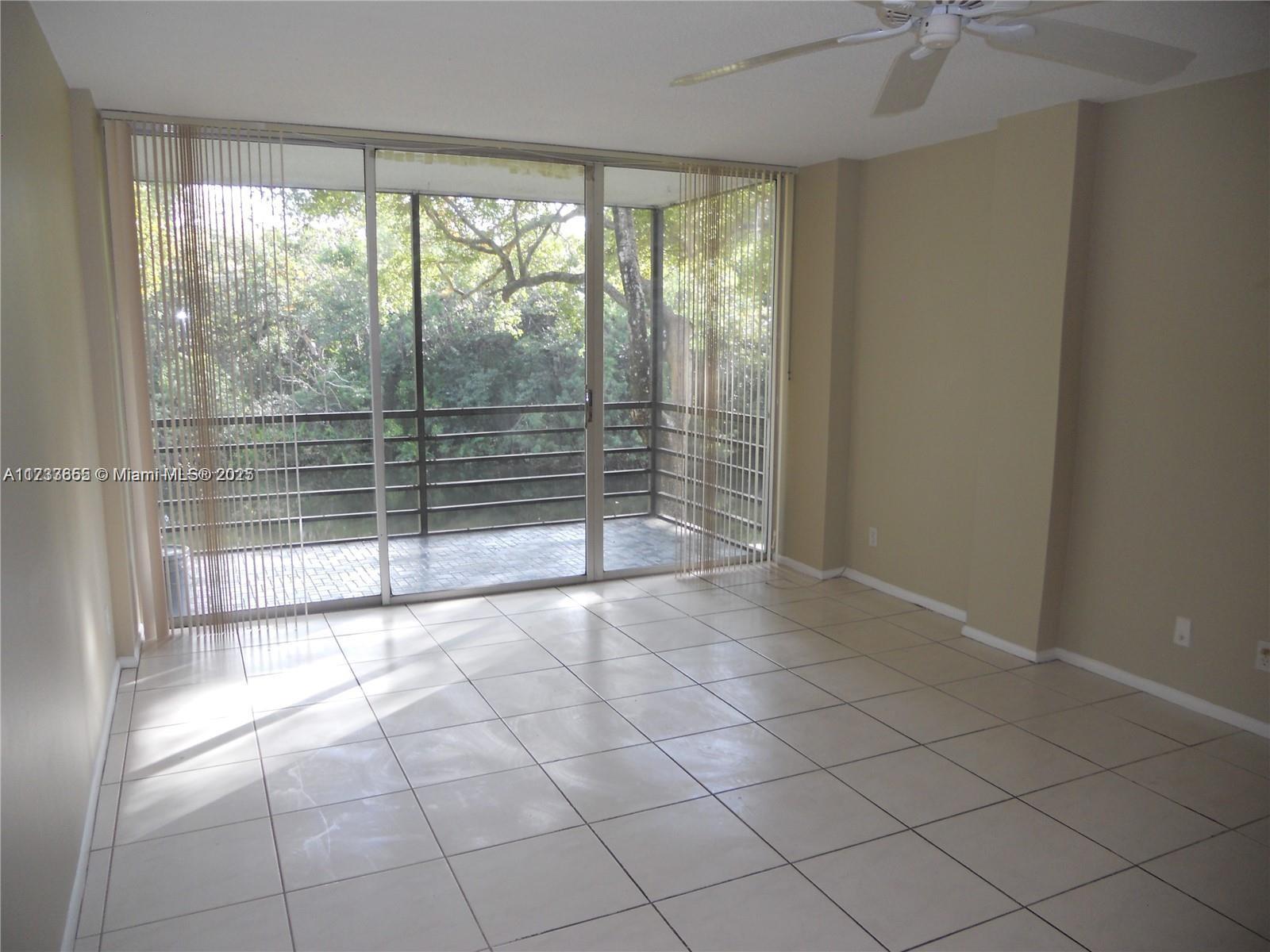 101 Royal Park Dr #2D, Oakland Park, Florida image 3