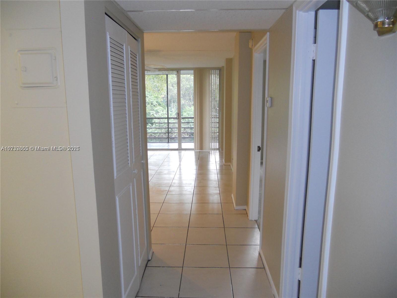 101 Royal Park Dr #2D, Oakland Park, Florida image 7