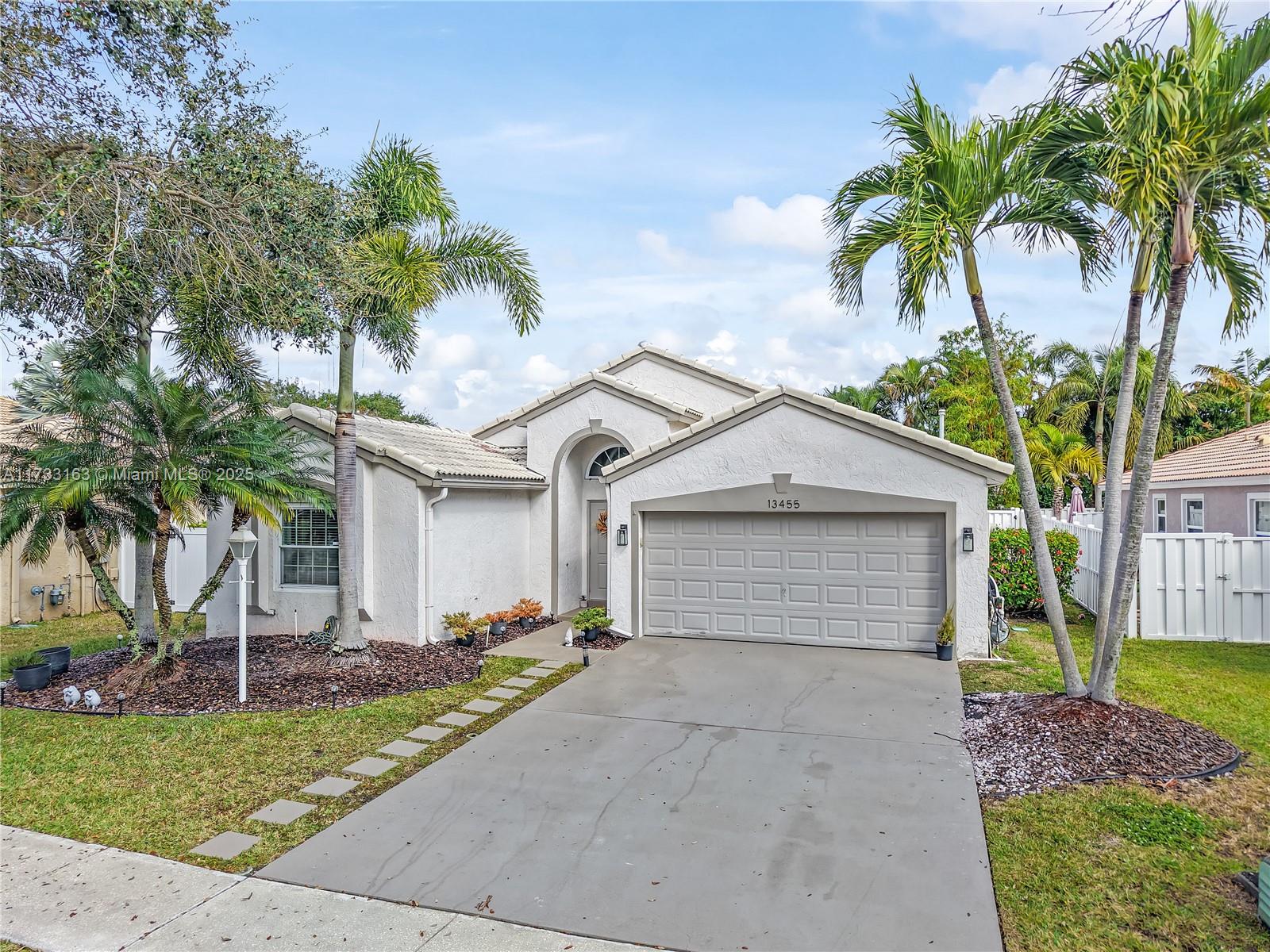 Residential, Pembroke Pines, Florida image 2