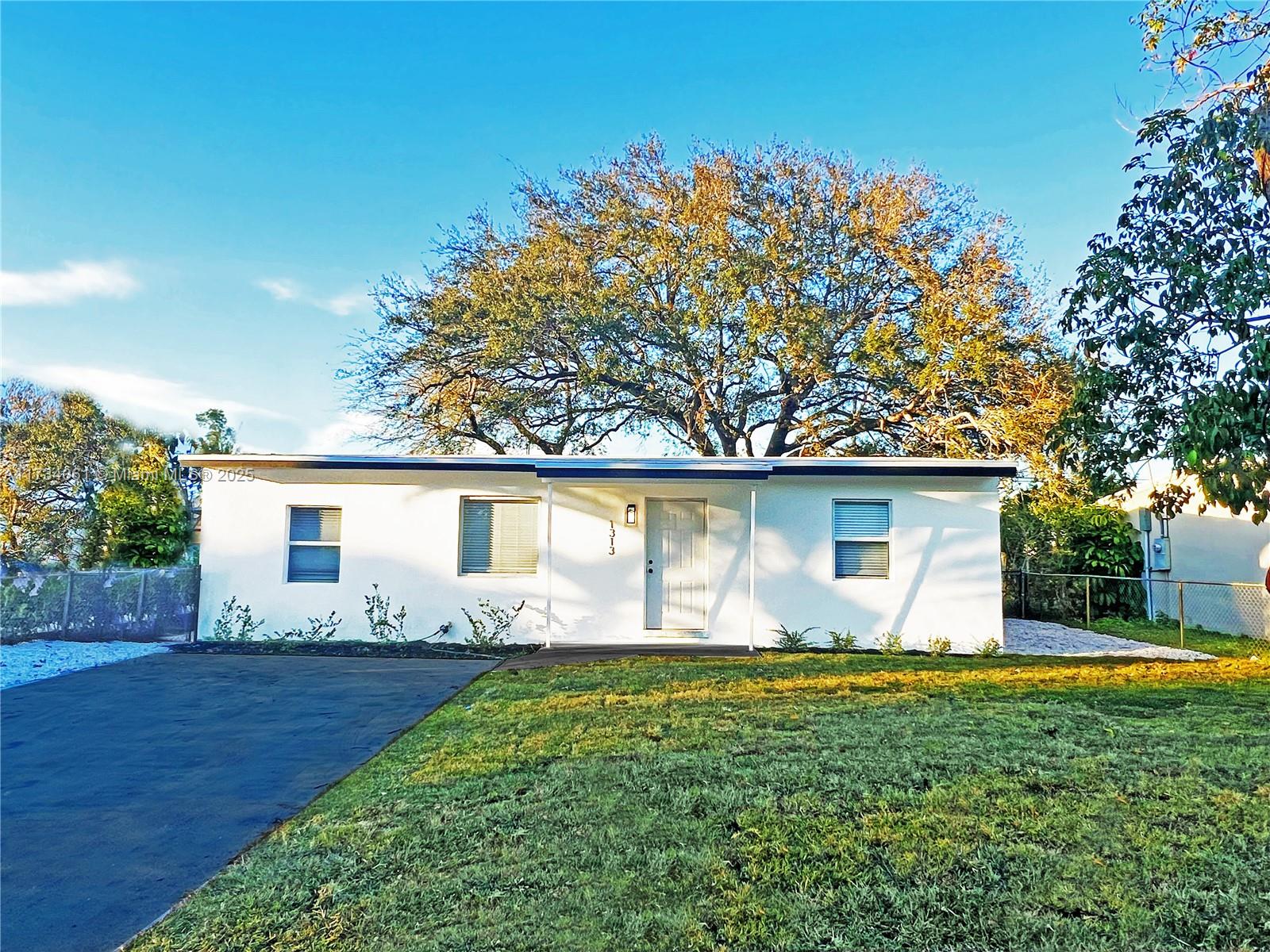 1313 NW 11th Pl, Fort Lauderdale, Florida image 1